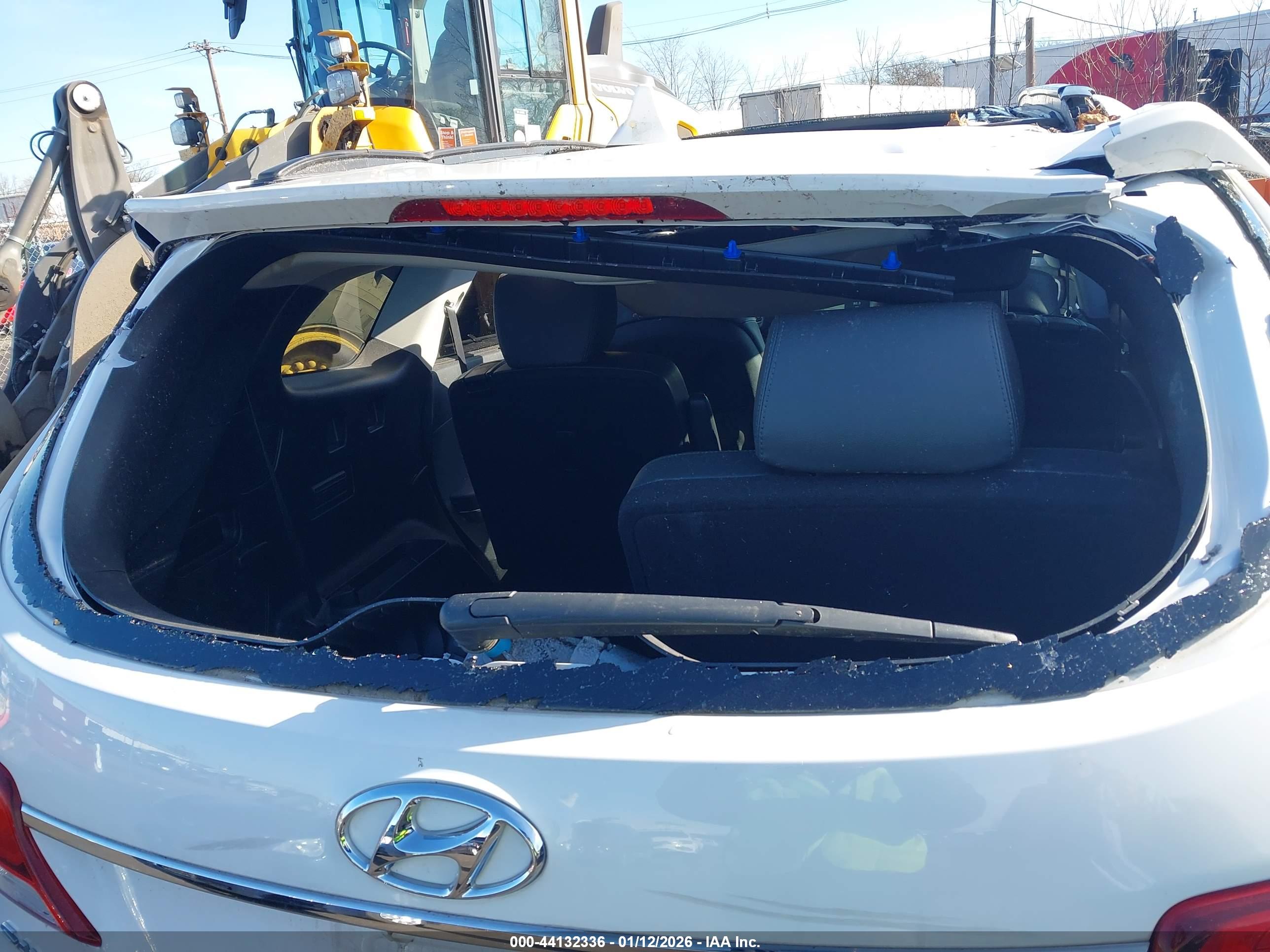 HYUNDAI SANTA image 6