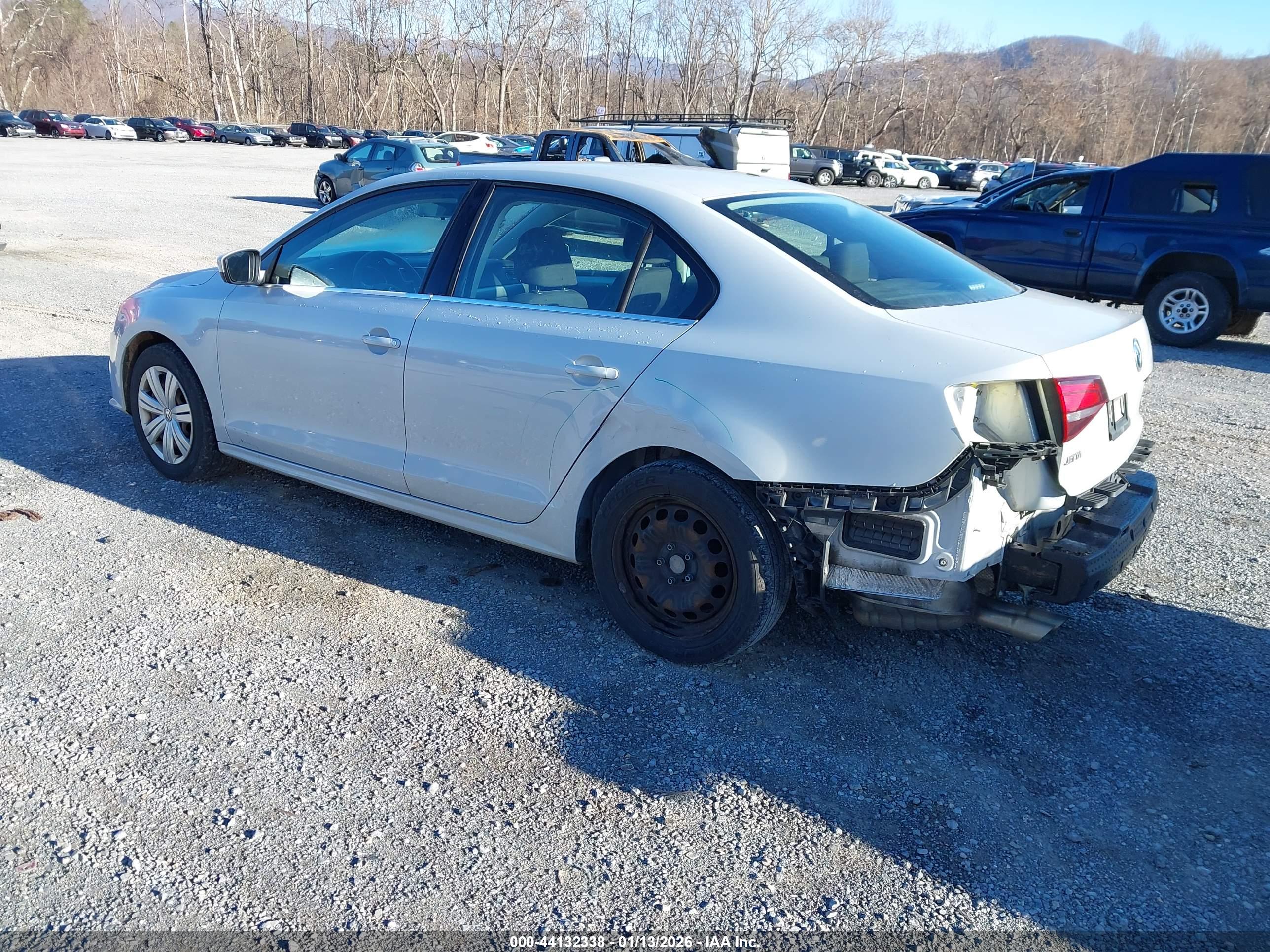 VOLKSWAGEN JETTA image 3