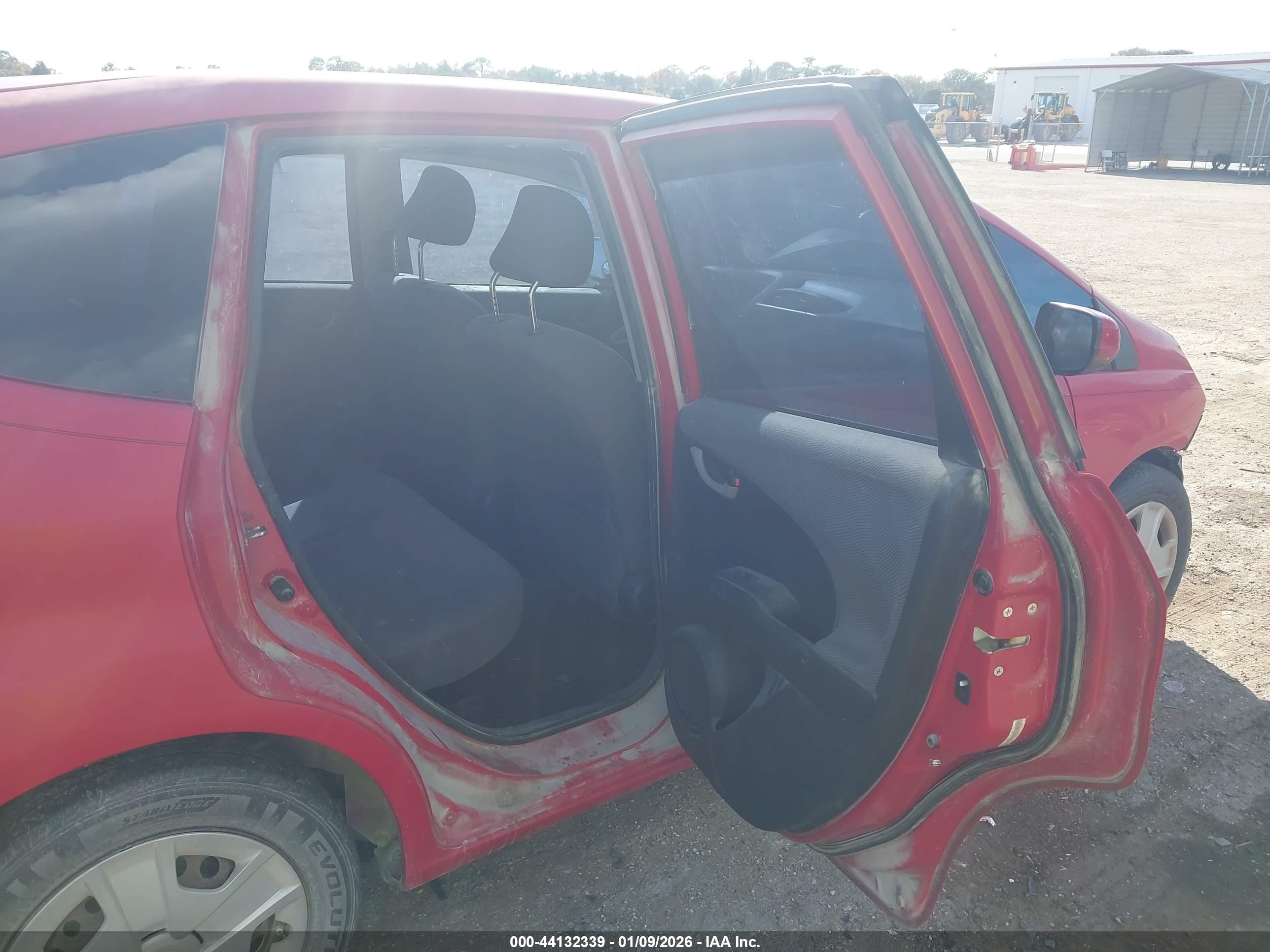 HONDA FIT image 8