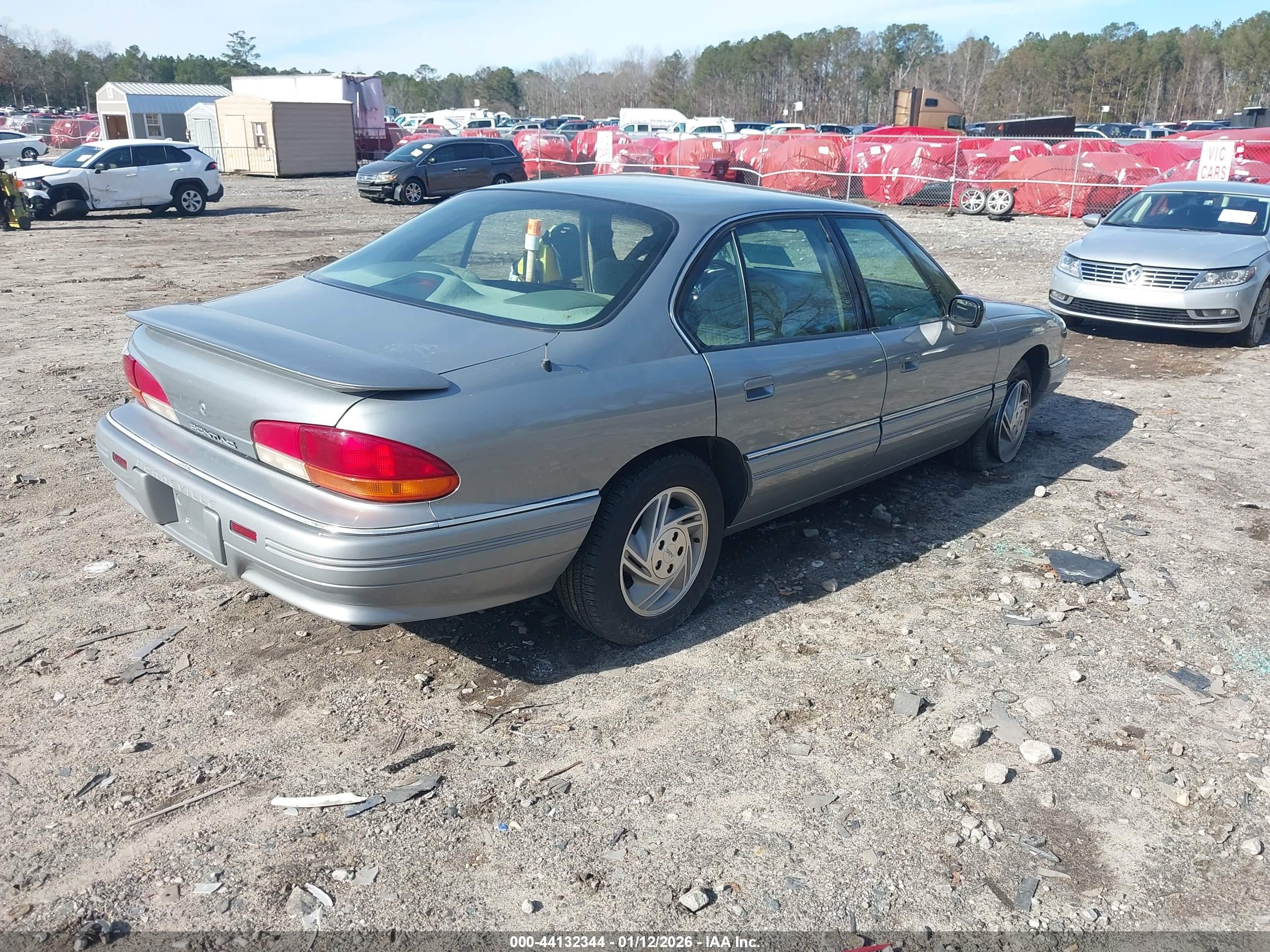 PONTIAC BONNEVILLE image 4