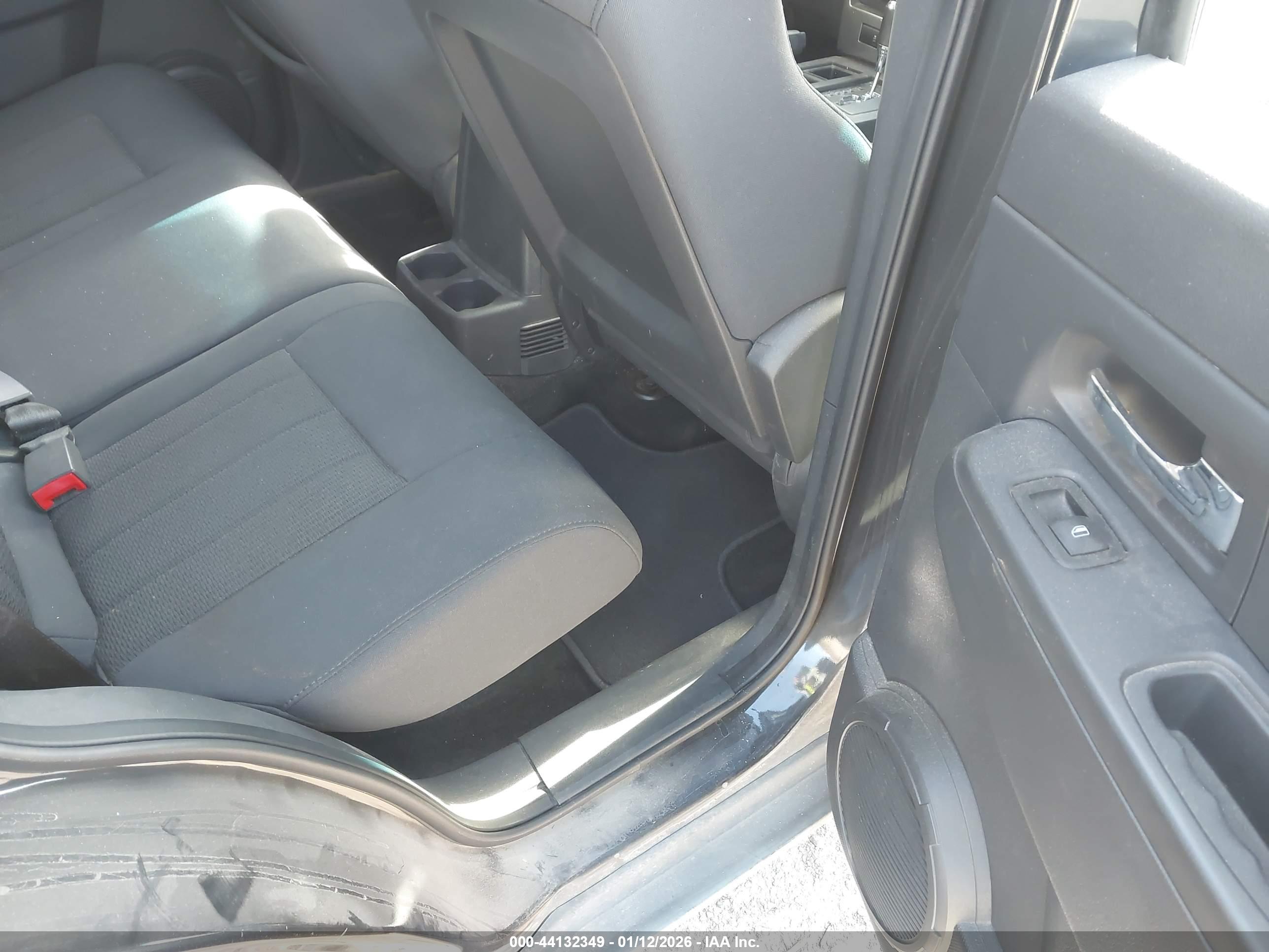 JEEP LIBERTY image 8