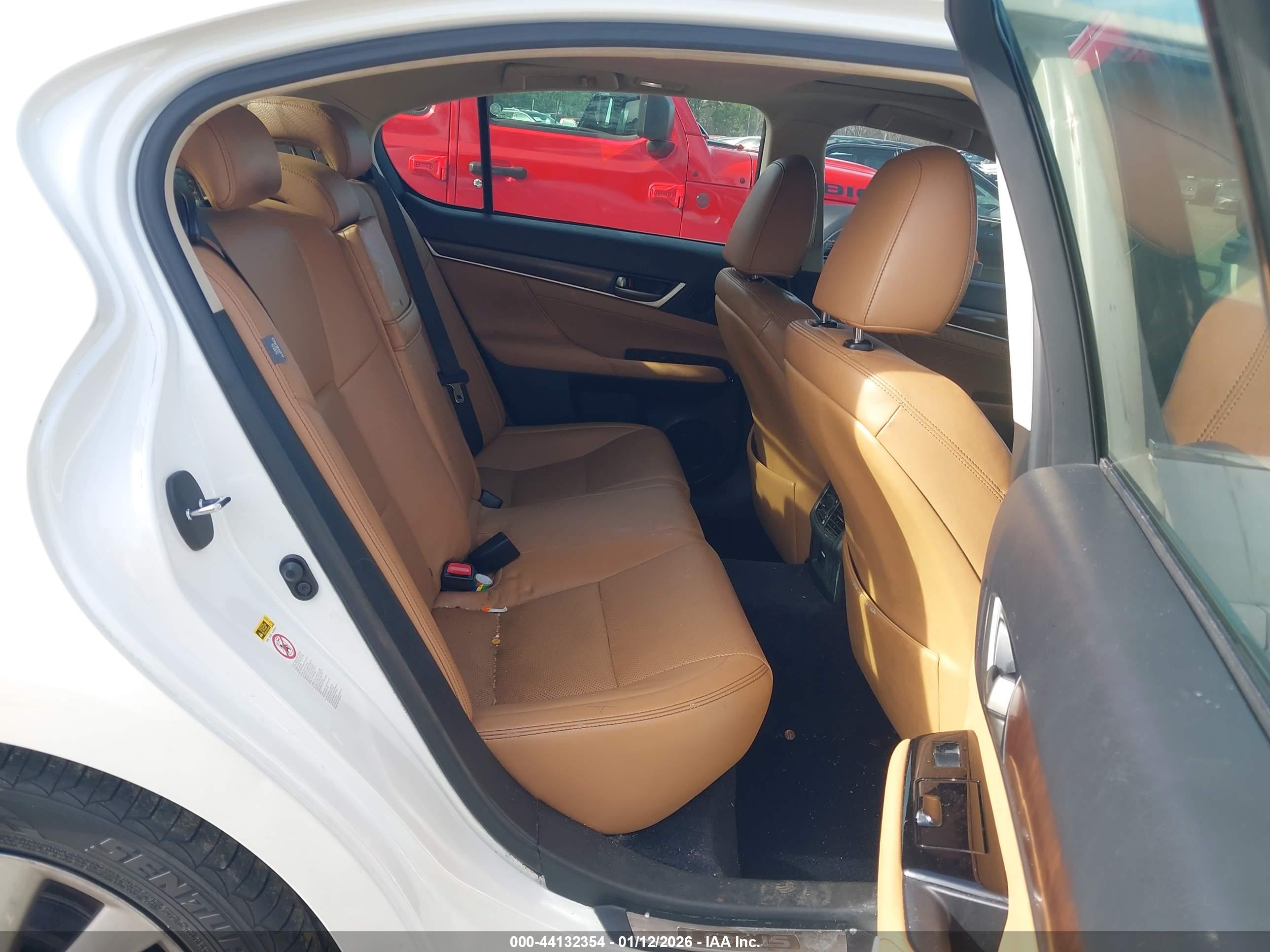 LEXUS GS image 8