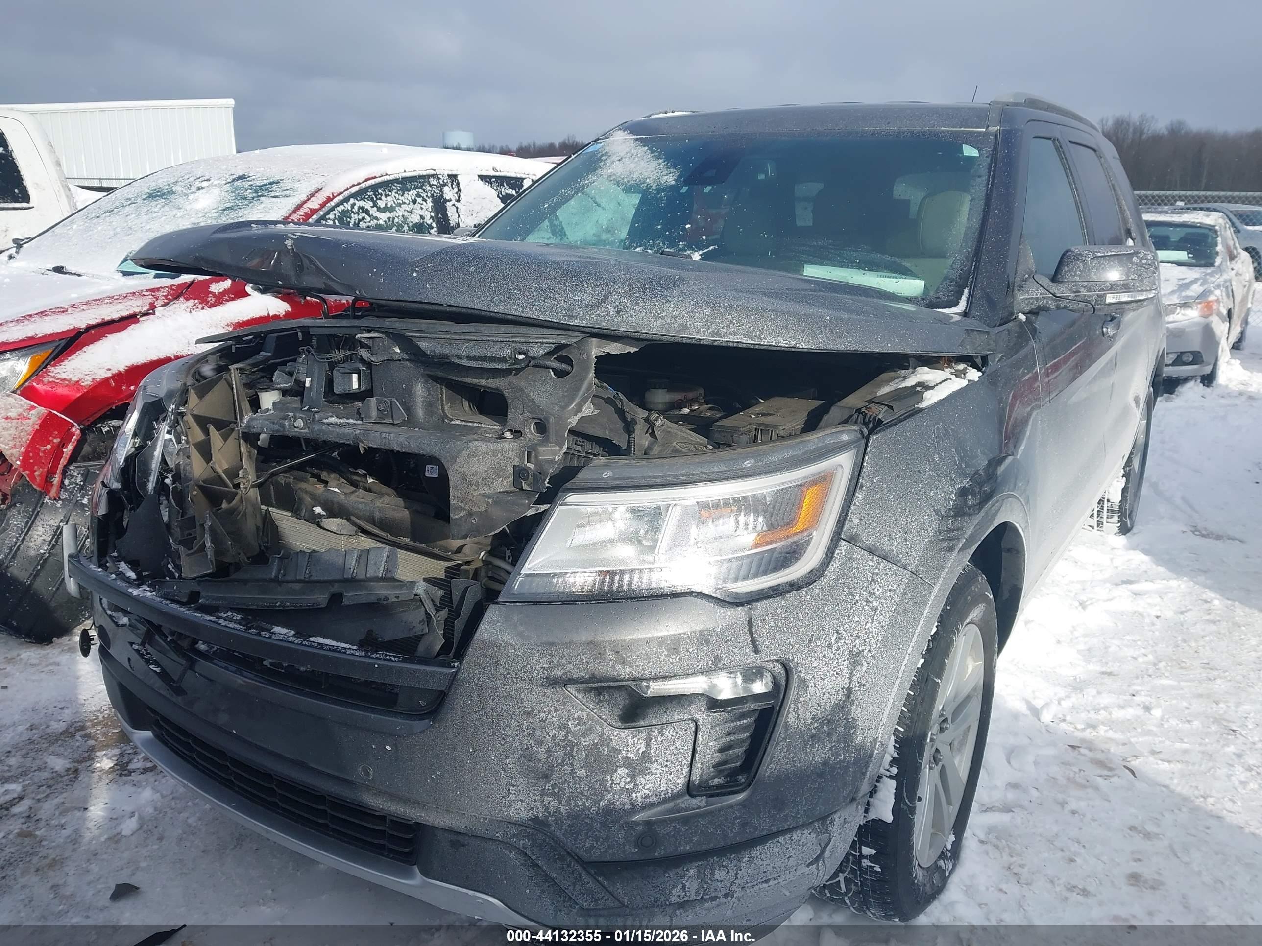 FORD EXPLORER image 6