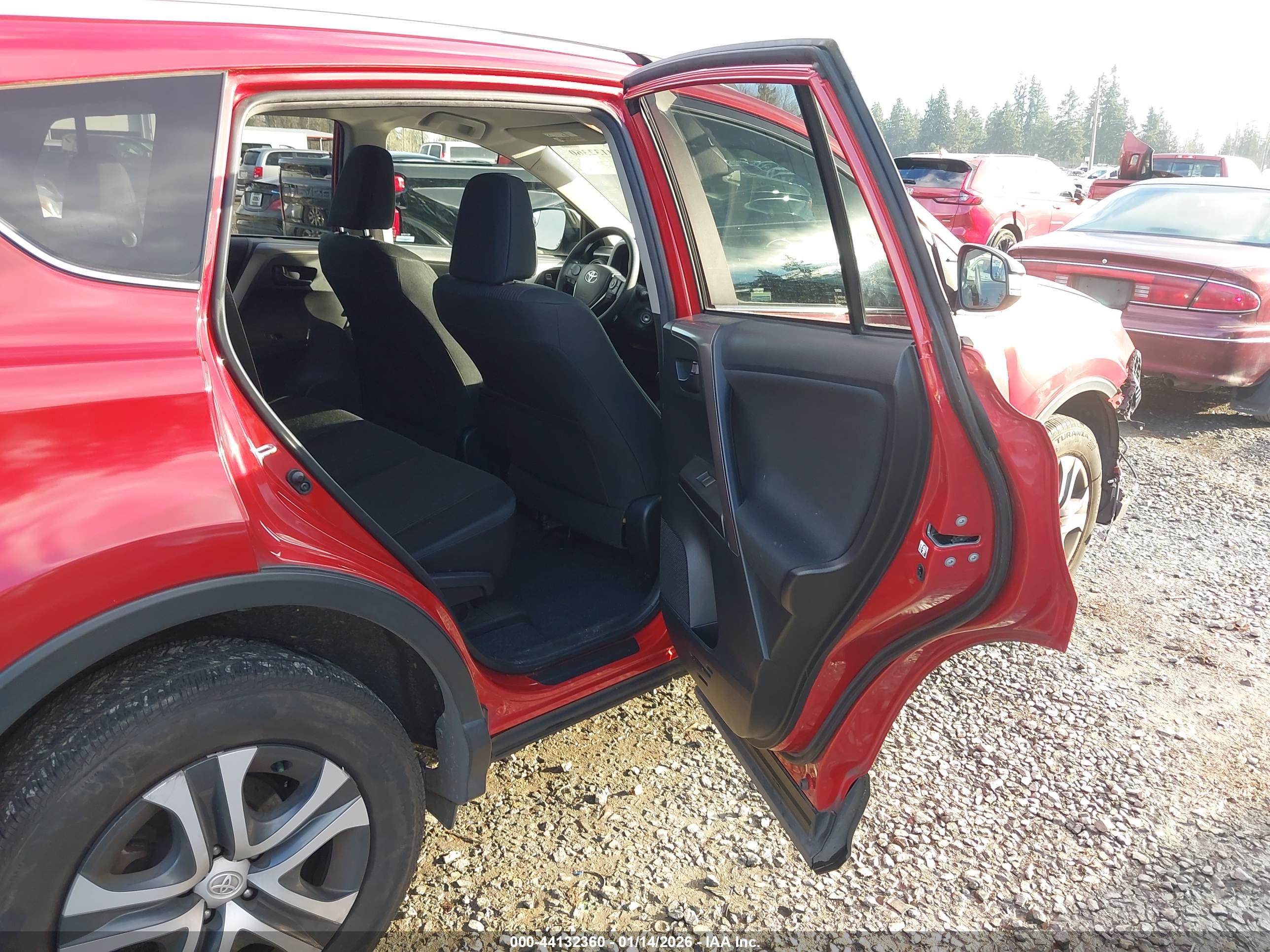 TOYOTA RAV4 image 8