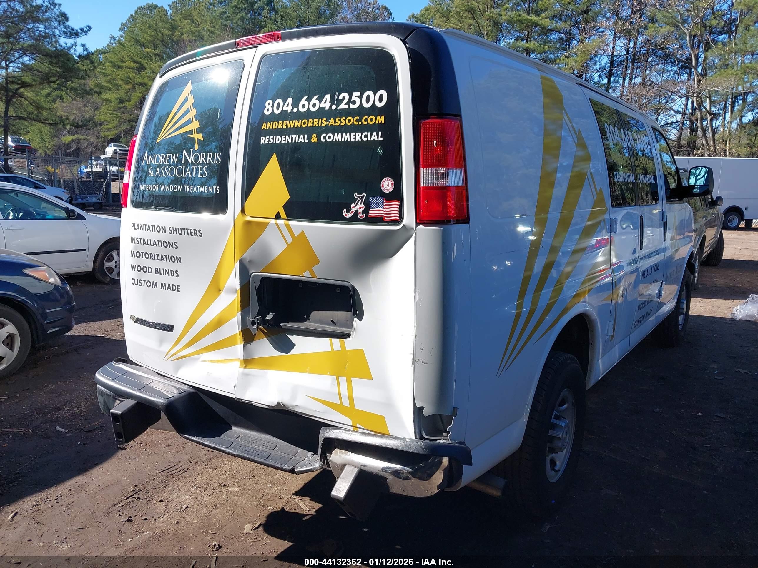 CHEVROLET EXPRESS image 6