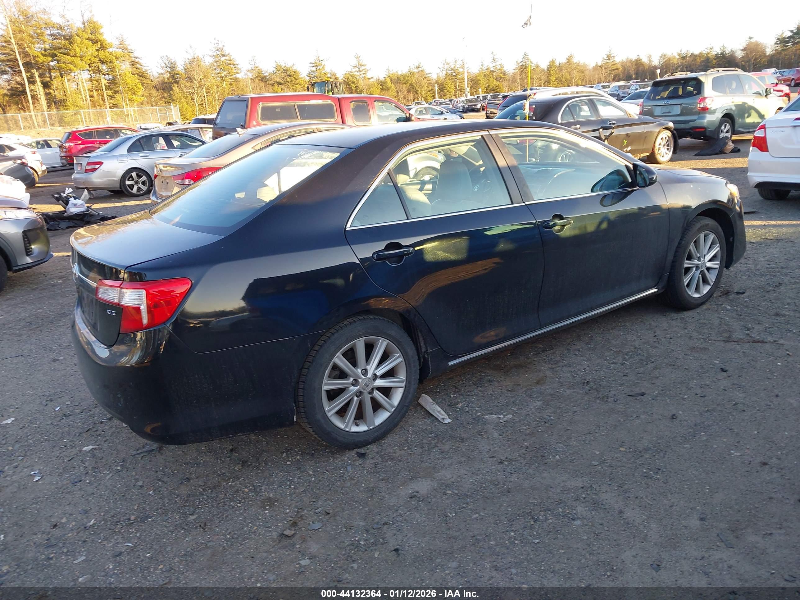 TOYOTA CAMRY image 4