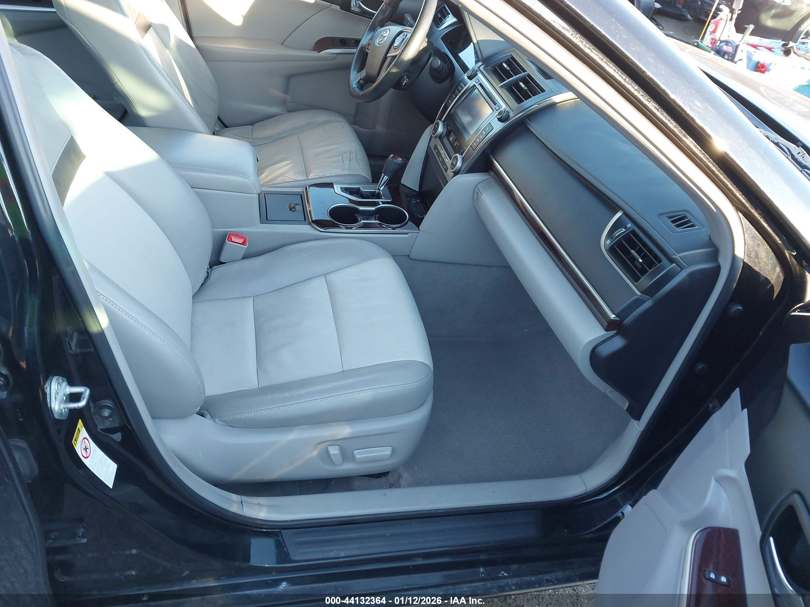 TOYOTA CAMRY image 5