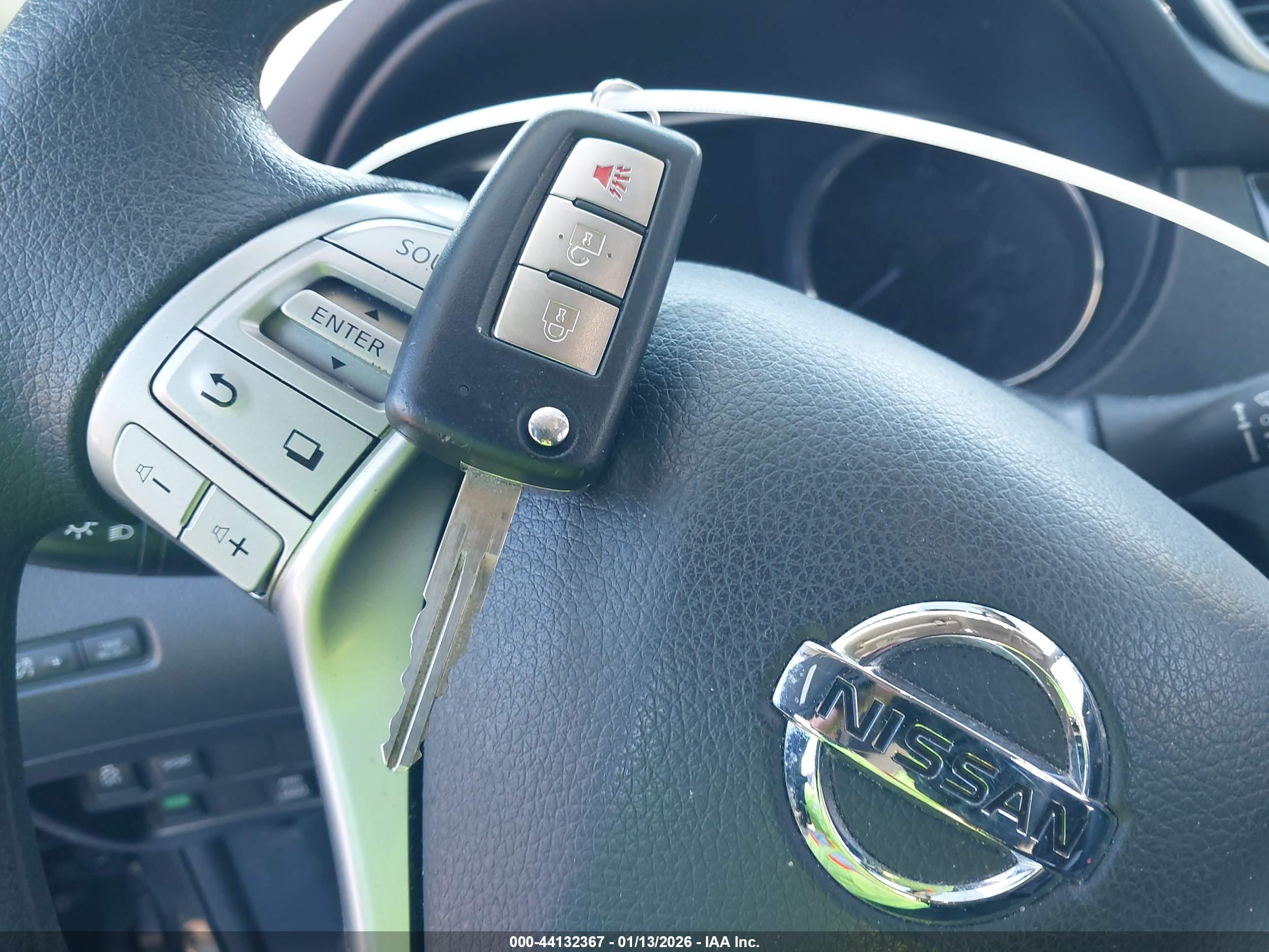 NISSAN ROGUE image 11