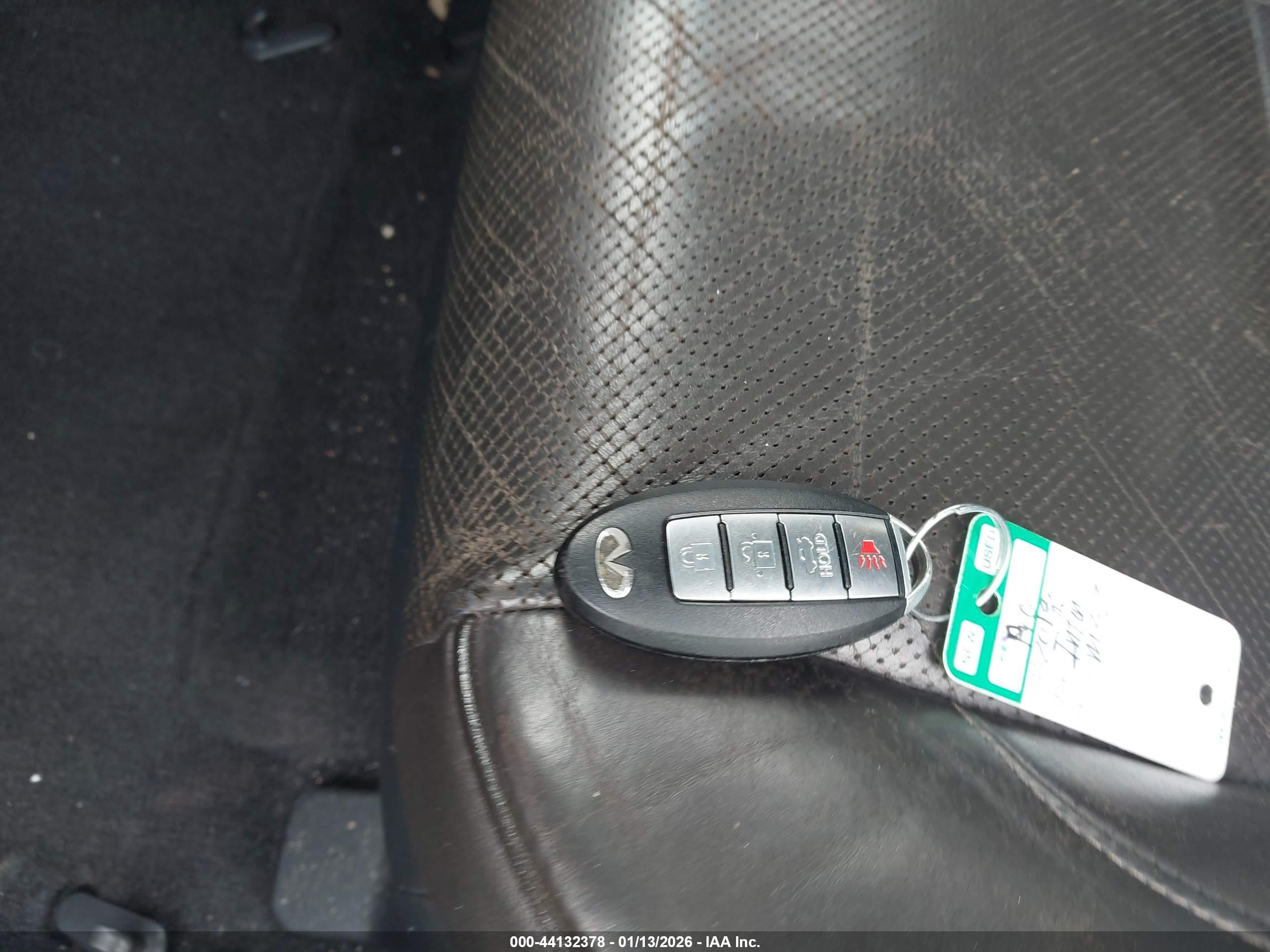 INFINITI M37 image 11