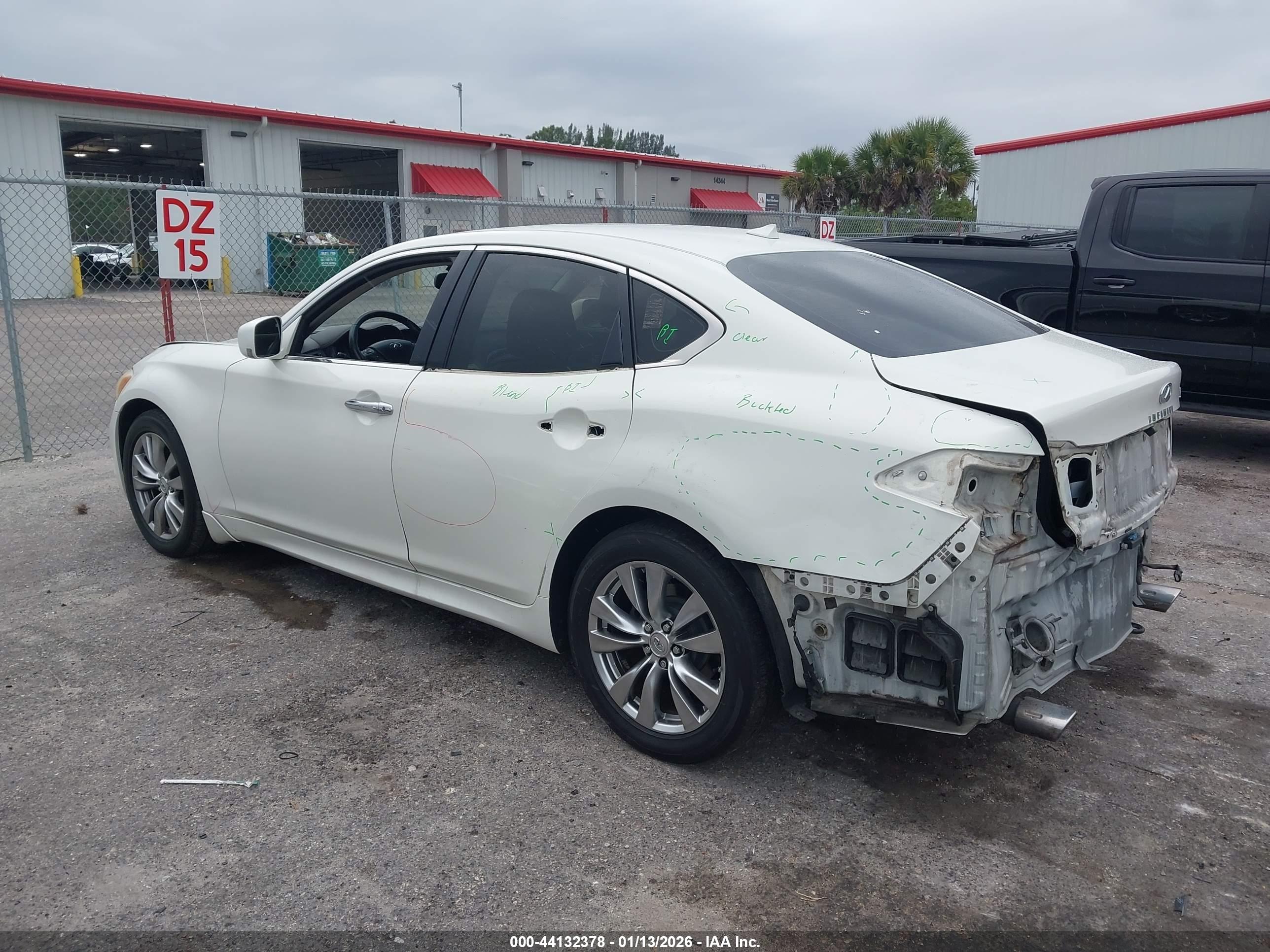 INFINITI M37 image 3