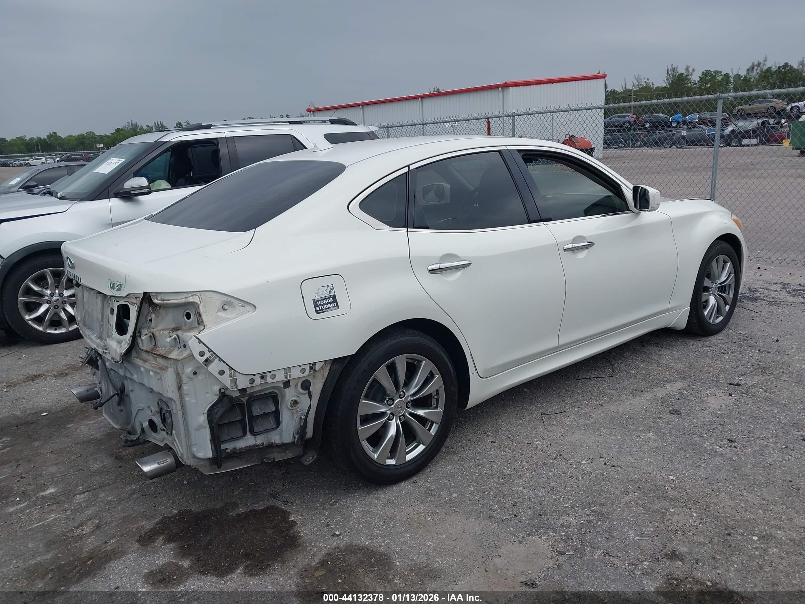 INFINITI M37 image 4