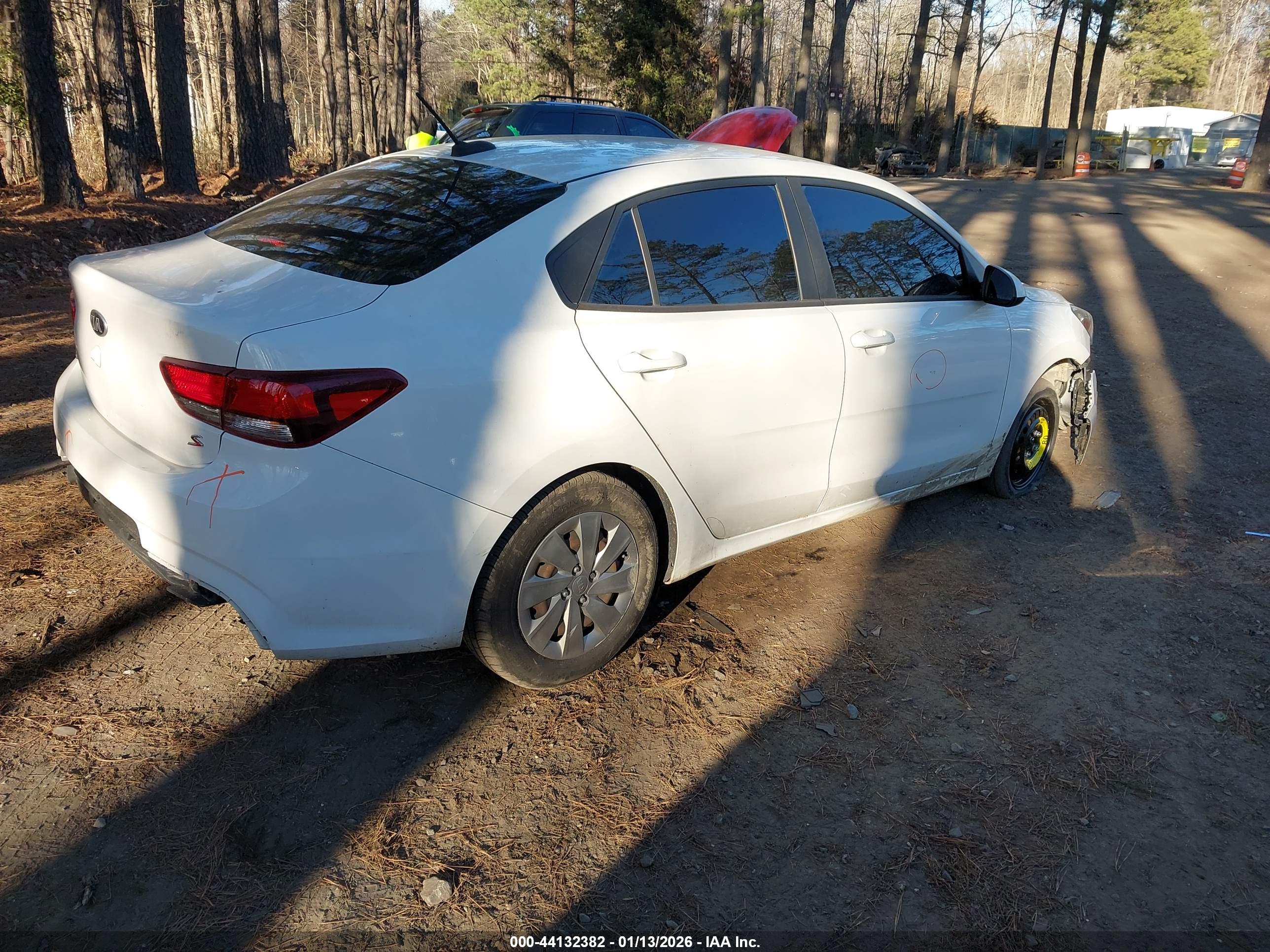 KIA RIO image 4