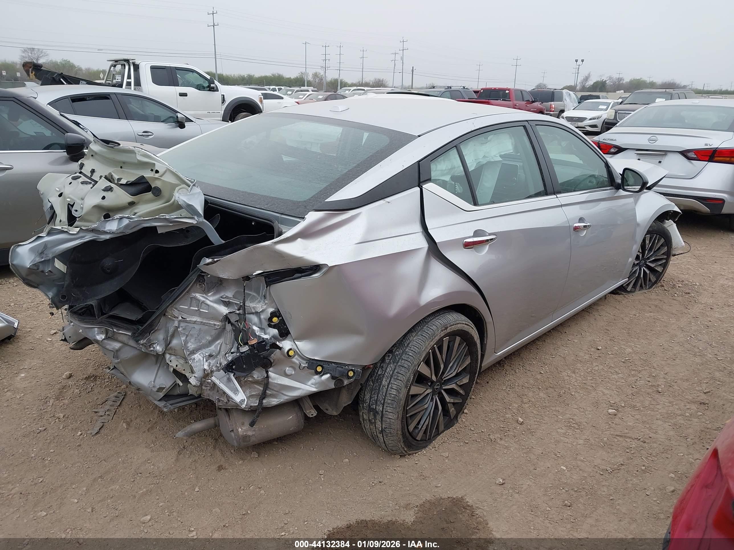 NISSAN ALTIMA image 4