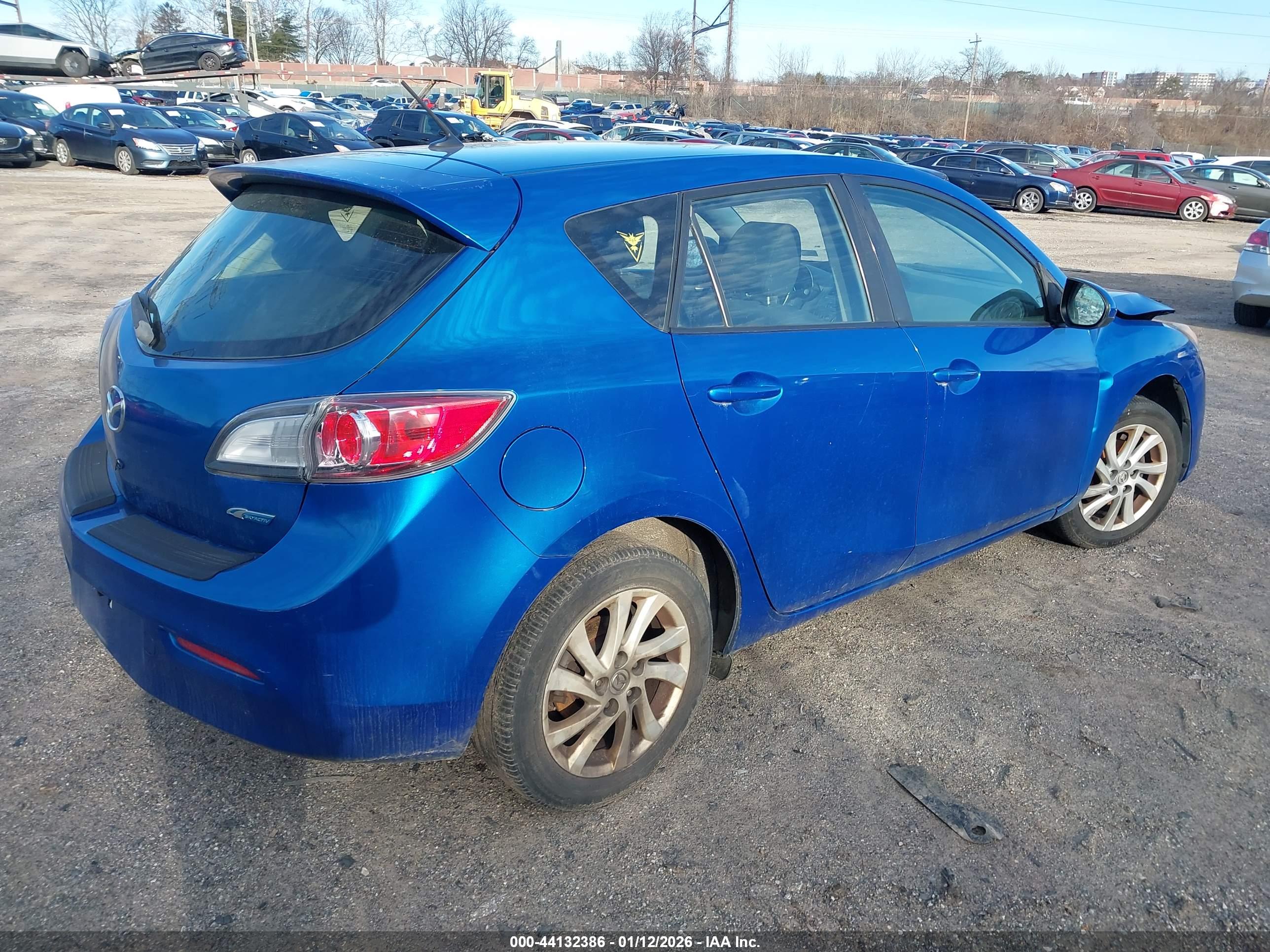 MAZDA MAZDA3 image 4