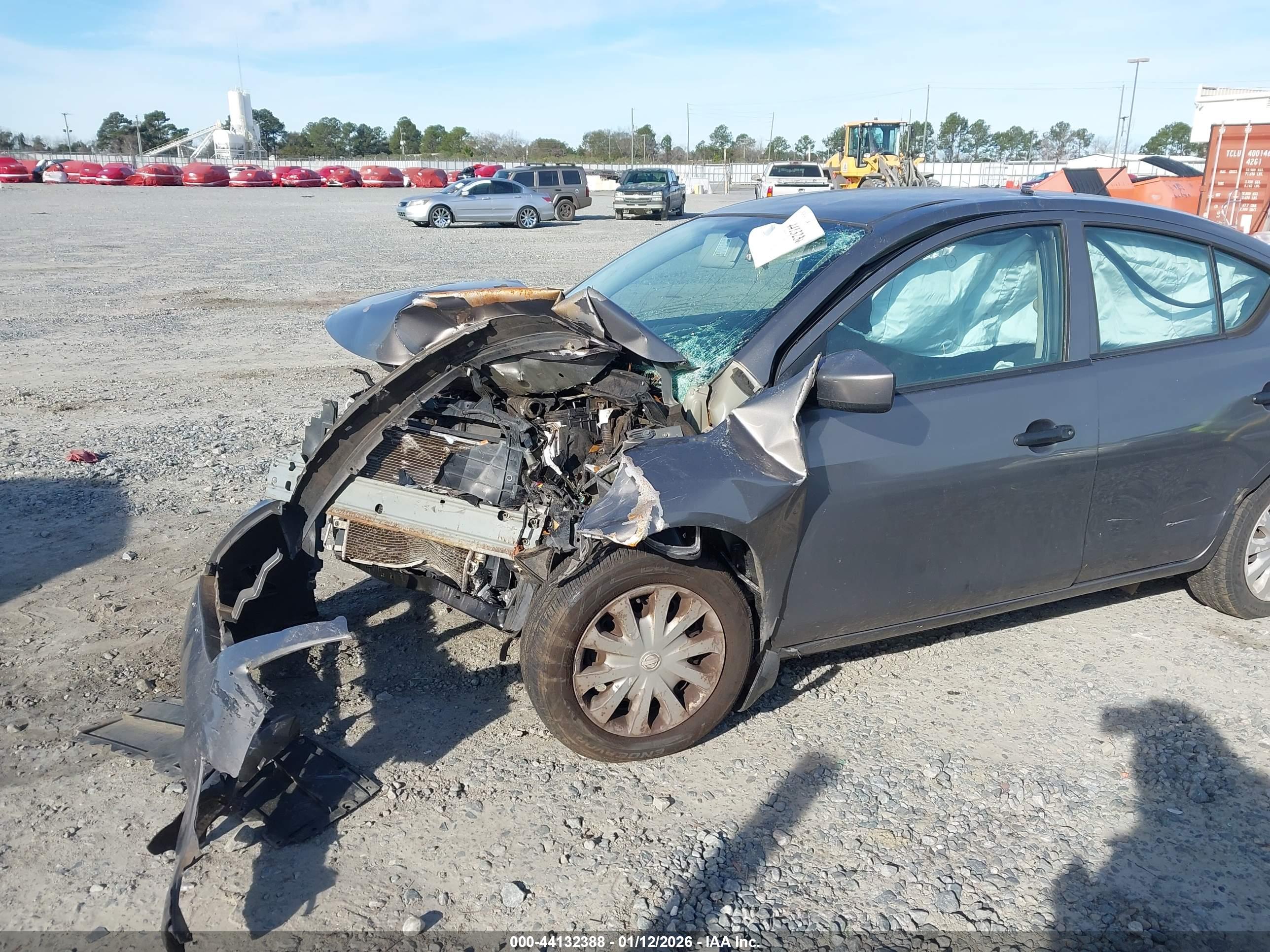NISSAN VERSA image 6