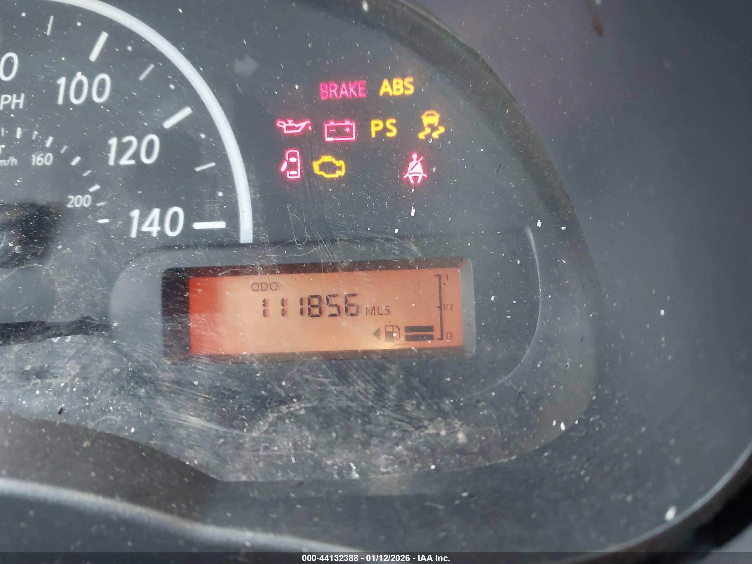 NISSAN VERSA image 7