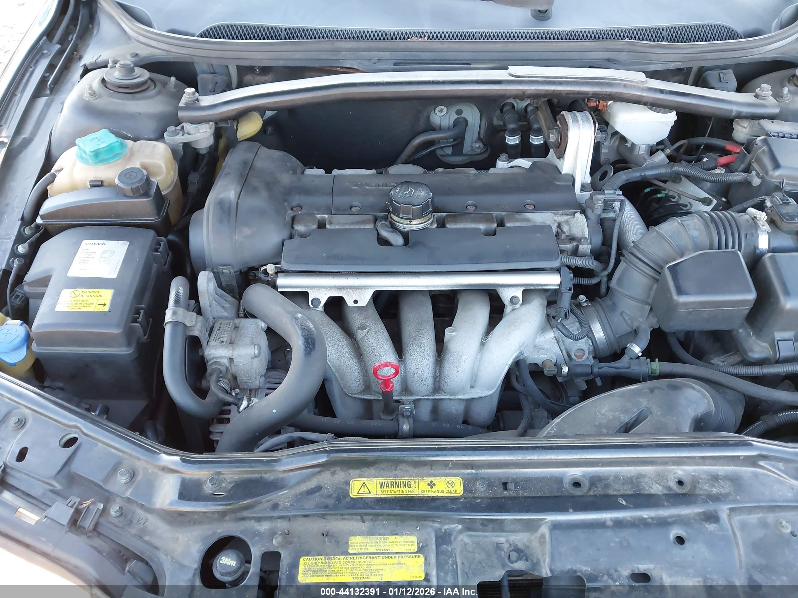 VOLVO V70 image 10