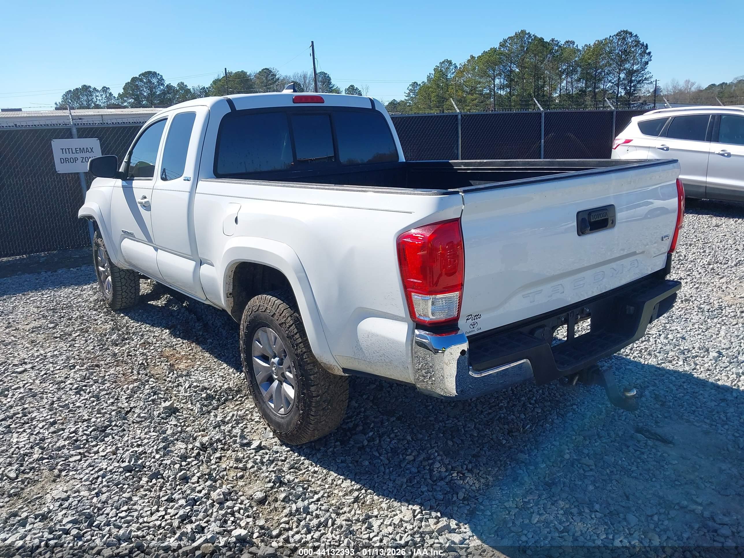 TOYOTA TACOMA image 3