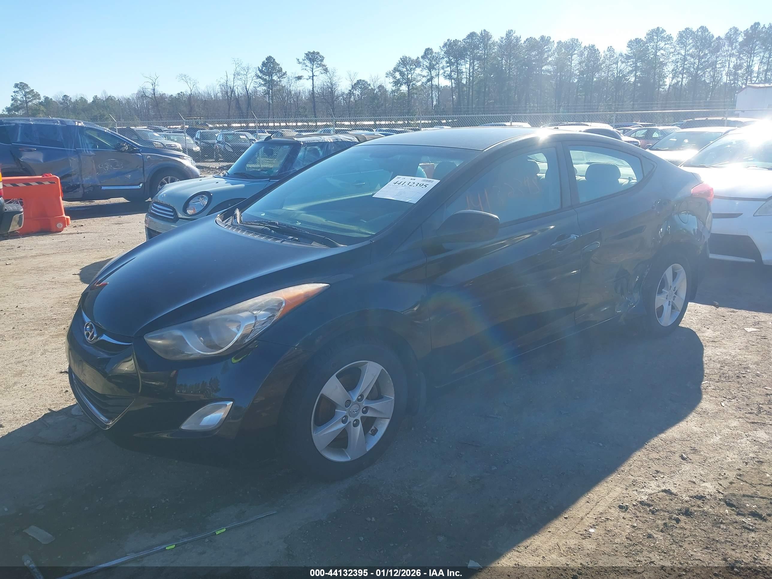 HYUNDAI ELANTRA image 2