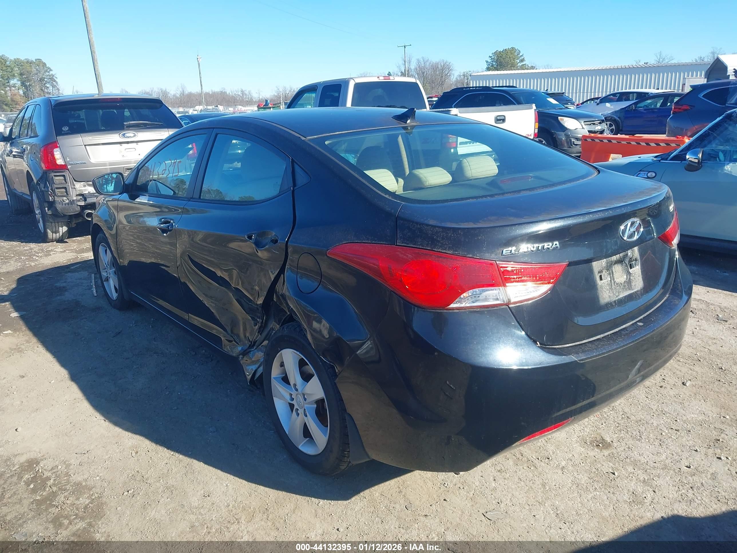 HYUNDAI ELANTRA image 6