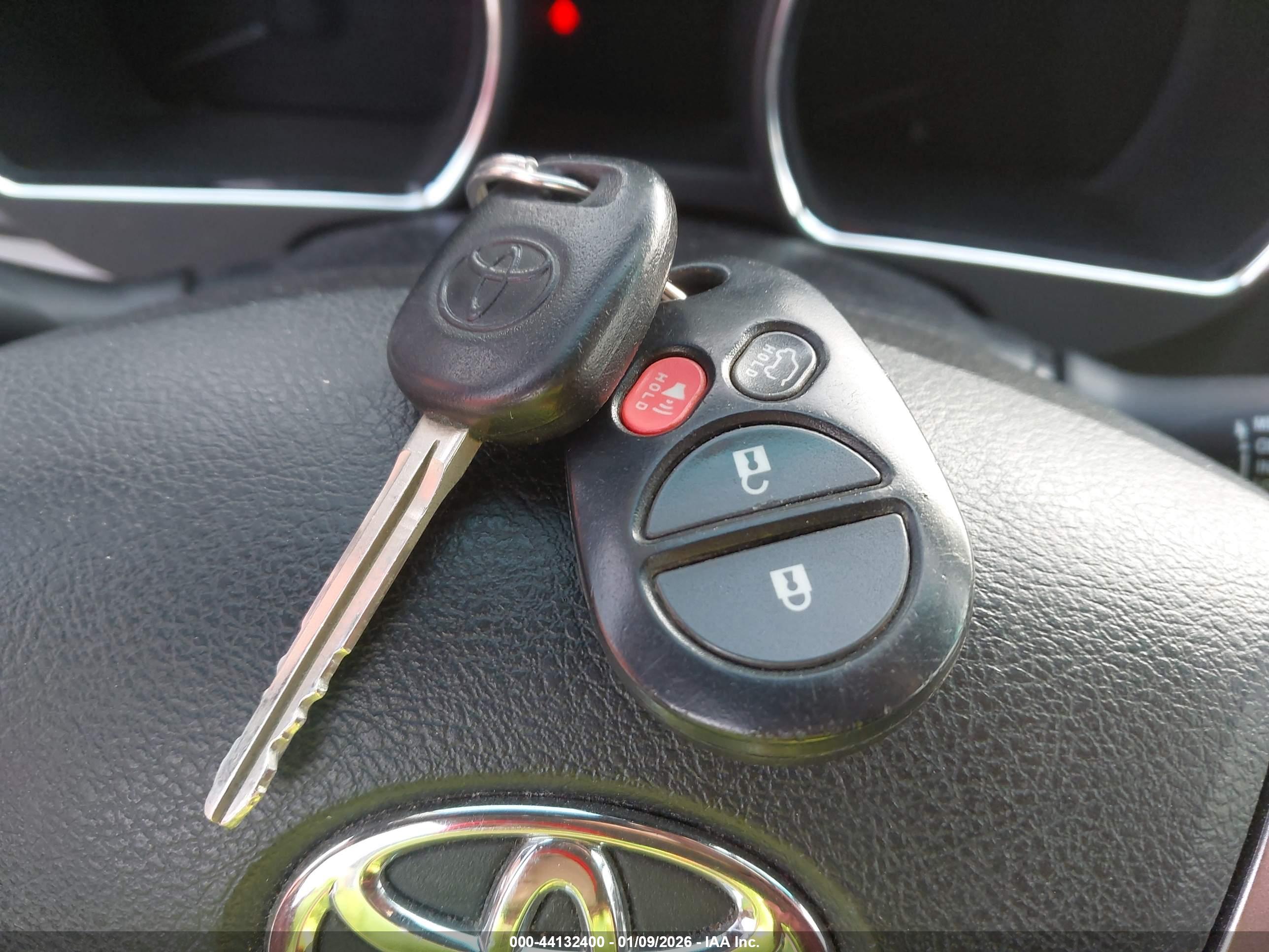 TOYOTA HIGHLANDER image 11