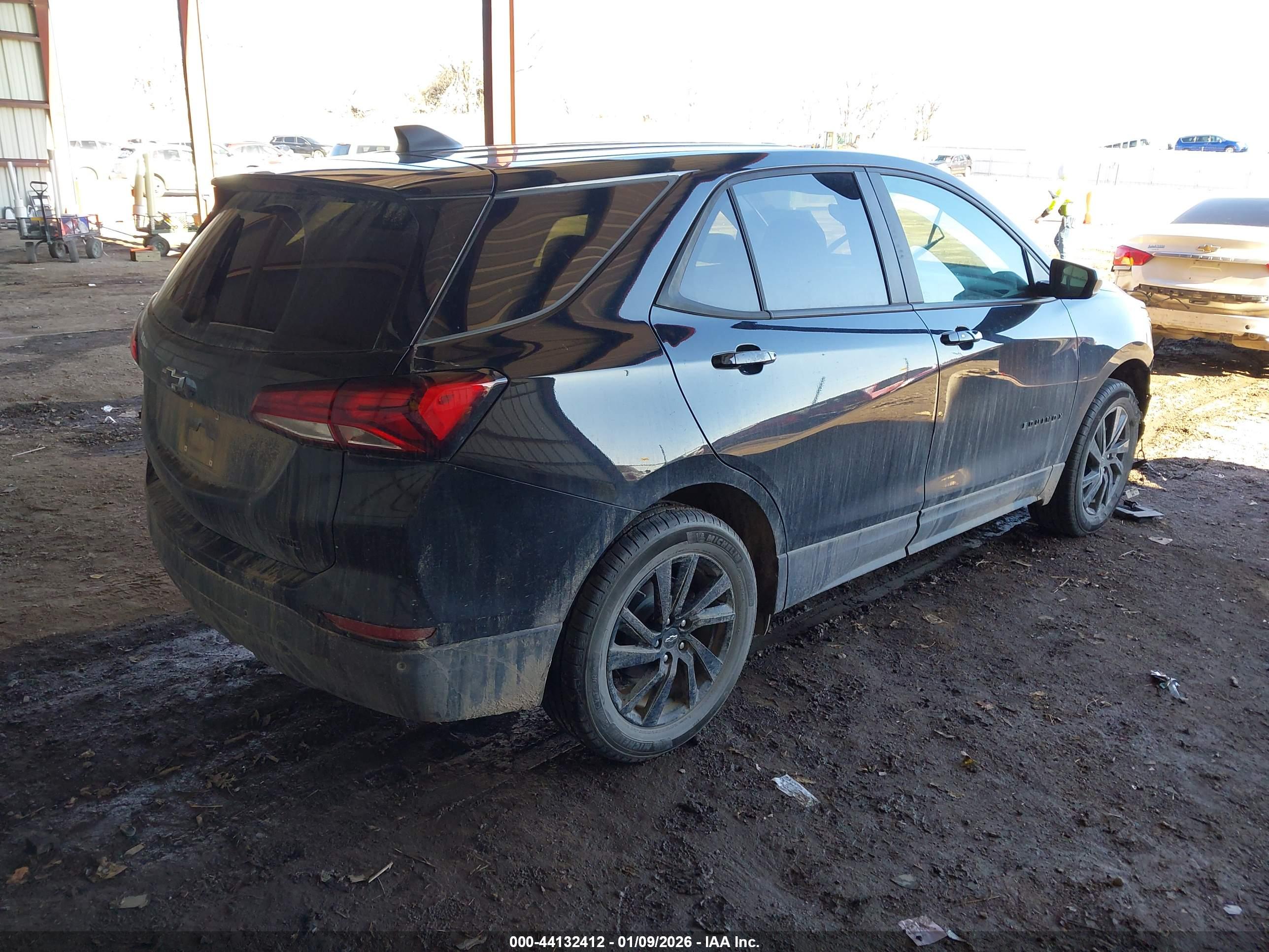 CHEVROLET EQUINOX image 4