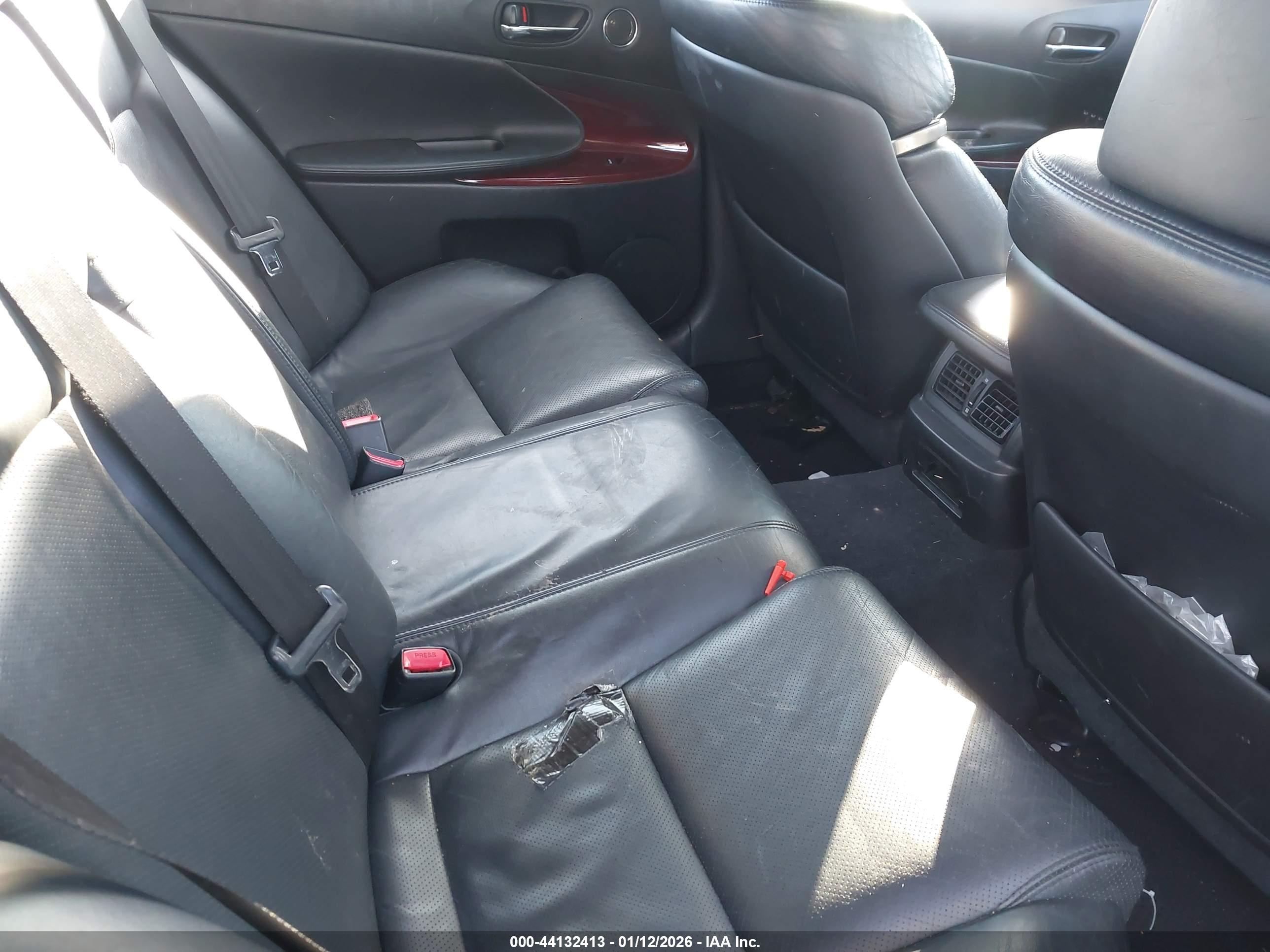 LEXUS GS image 8