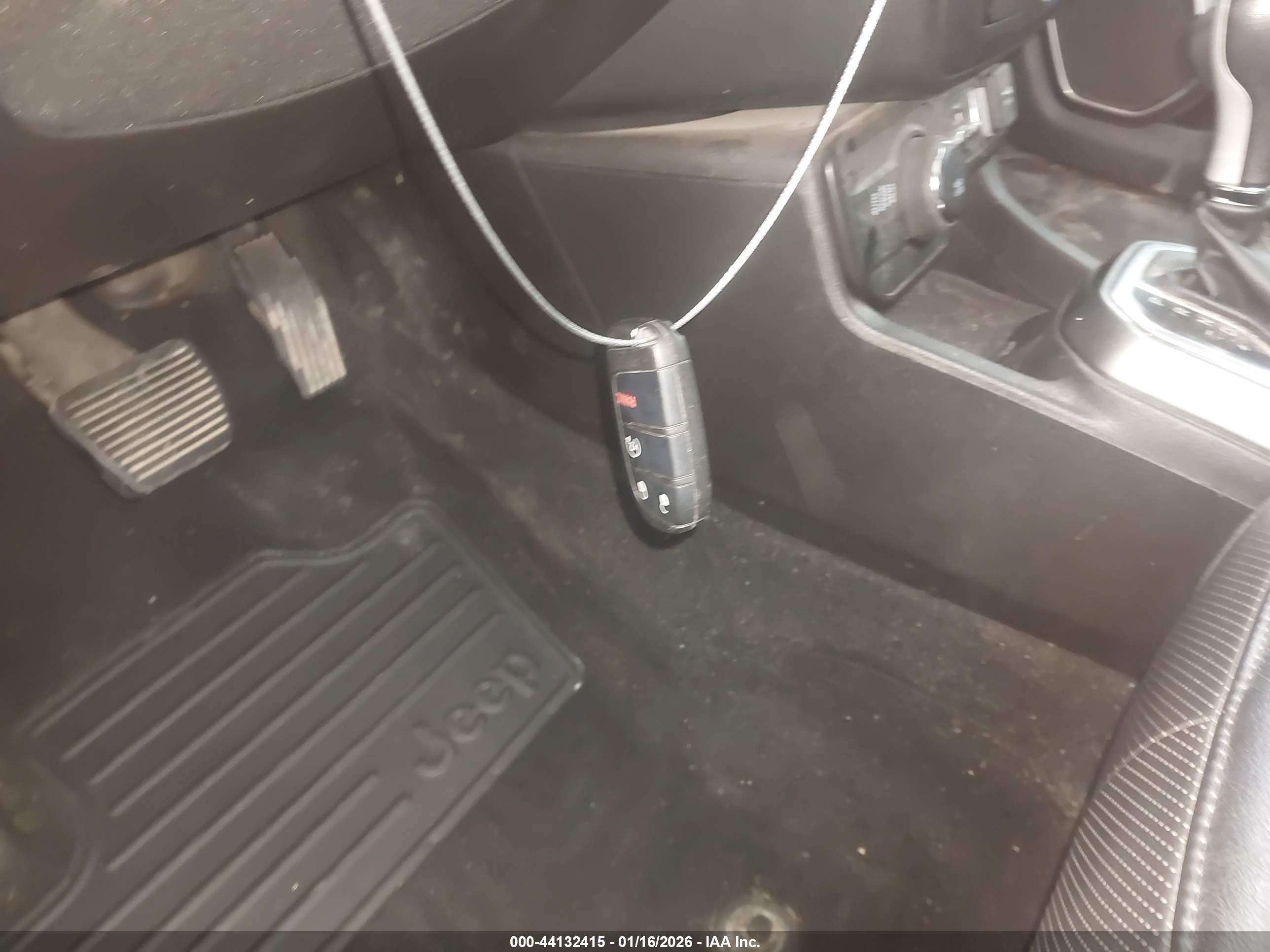 JEEP RENEGADE image 11