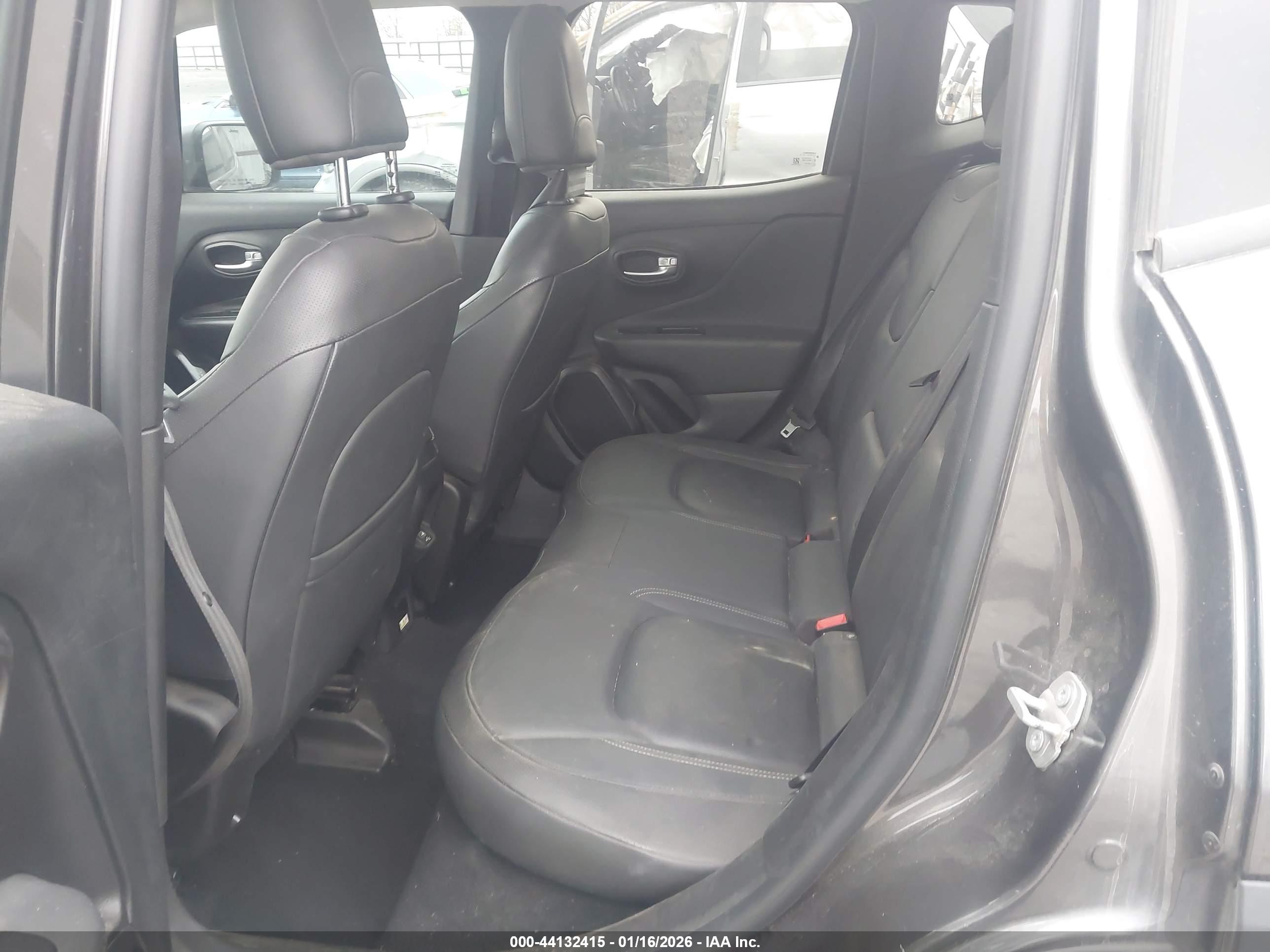 JEEP RENEGADE image 8