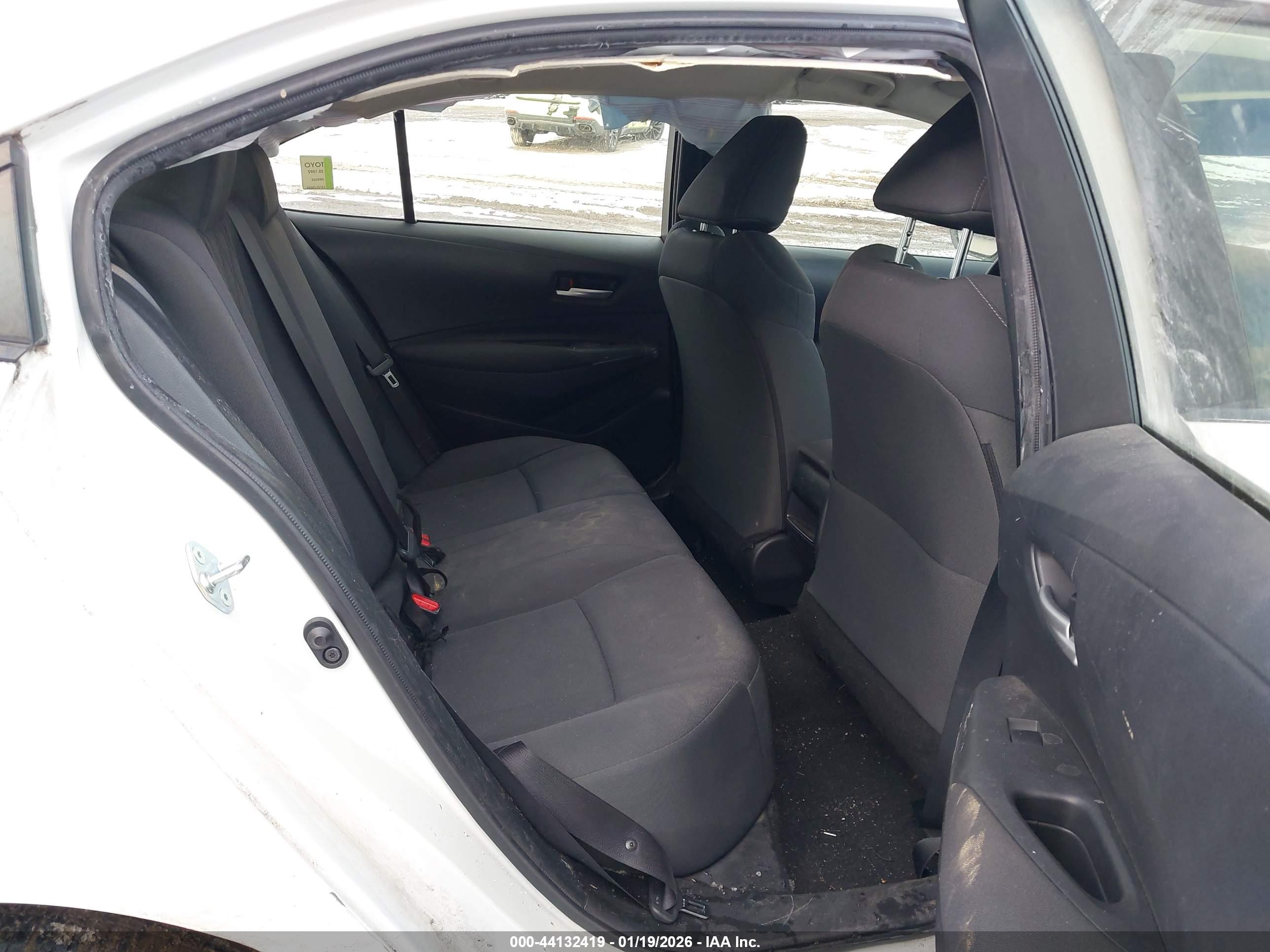 TOYOTA COROLLA image 8