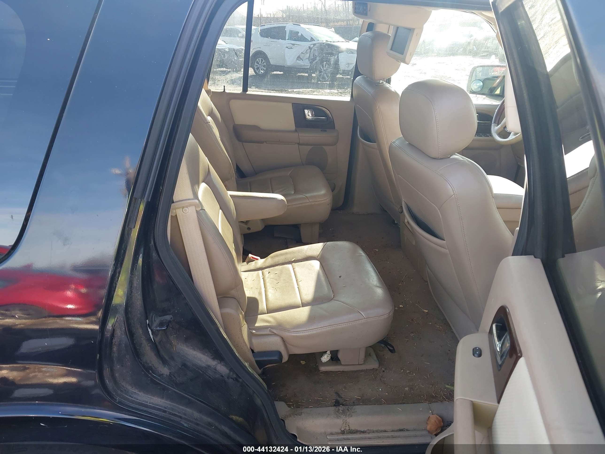 FORD EXPEDITION image 8