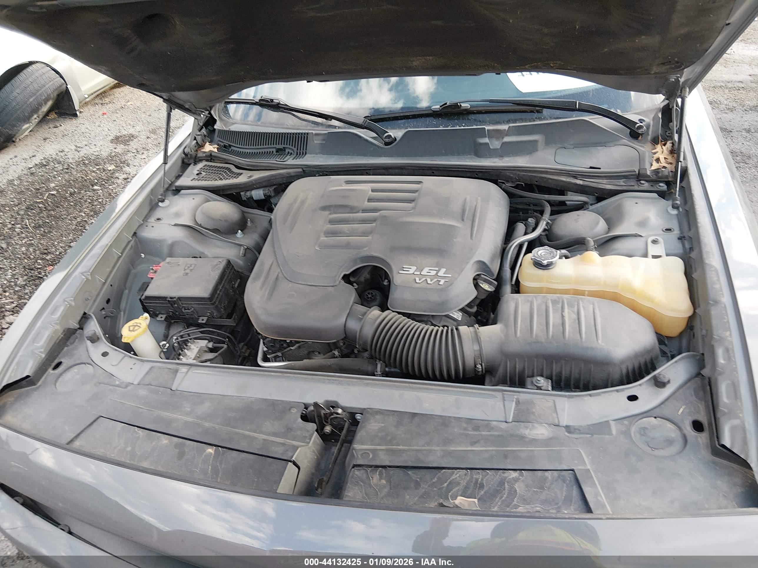 DODGE CHALLENGER image 10