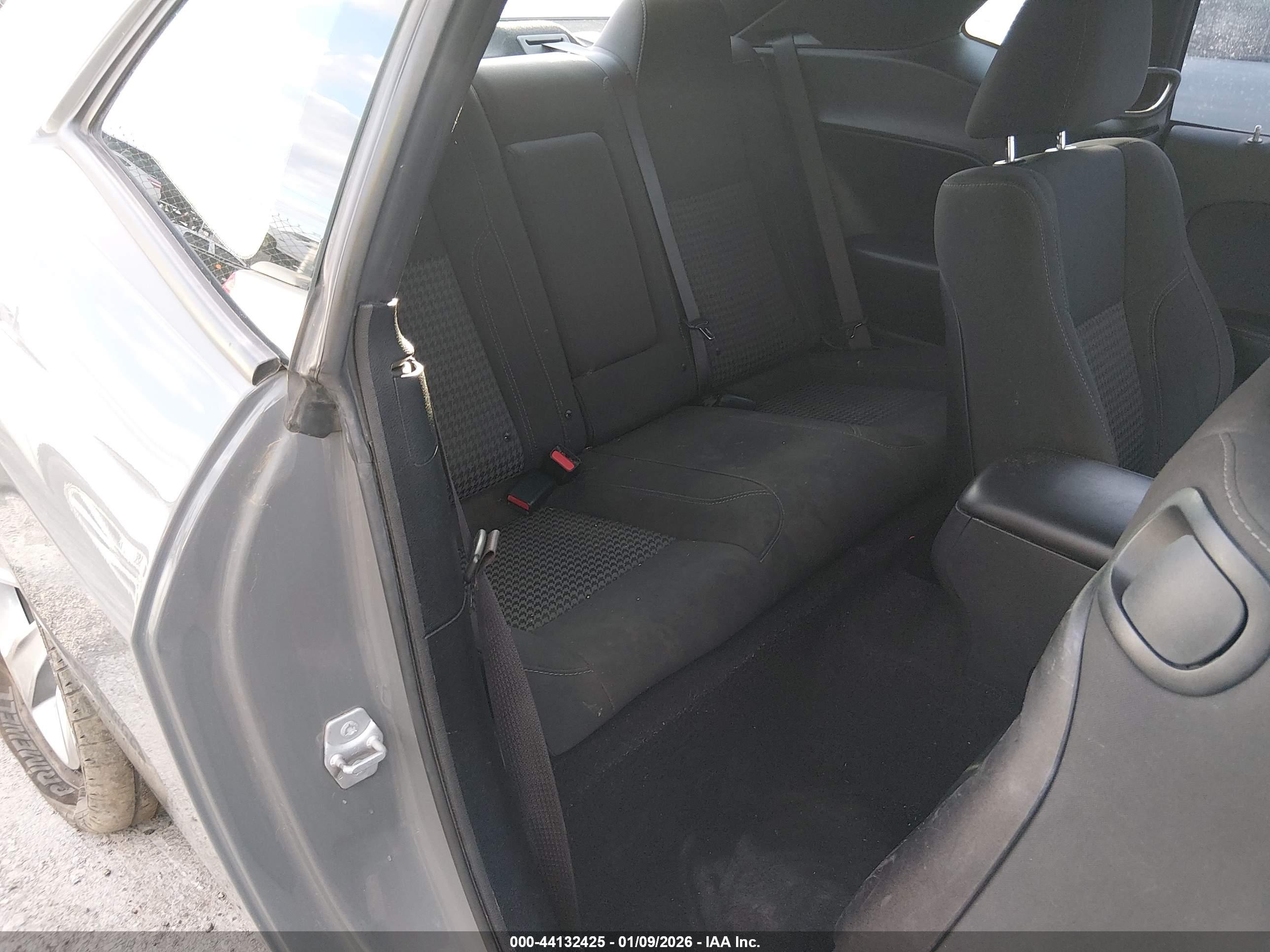 DODGE CHALLENGER image 8