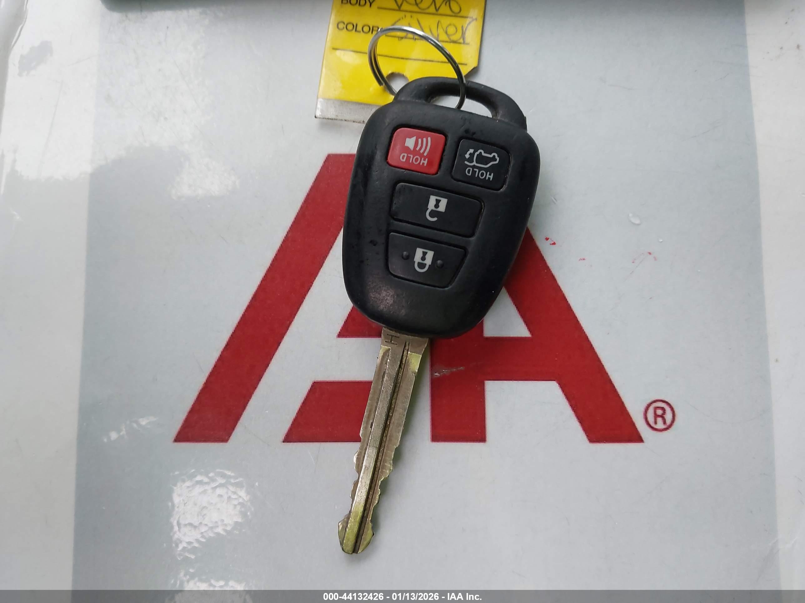 TOYOTA RAV4 image 11