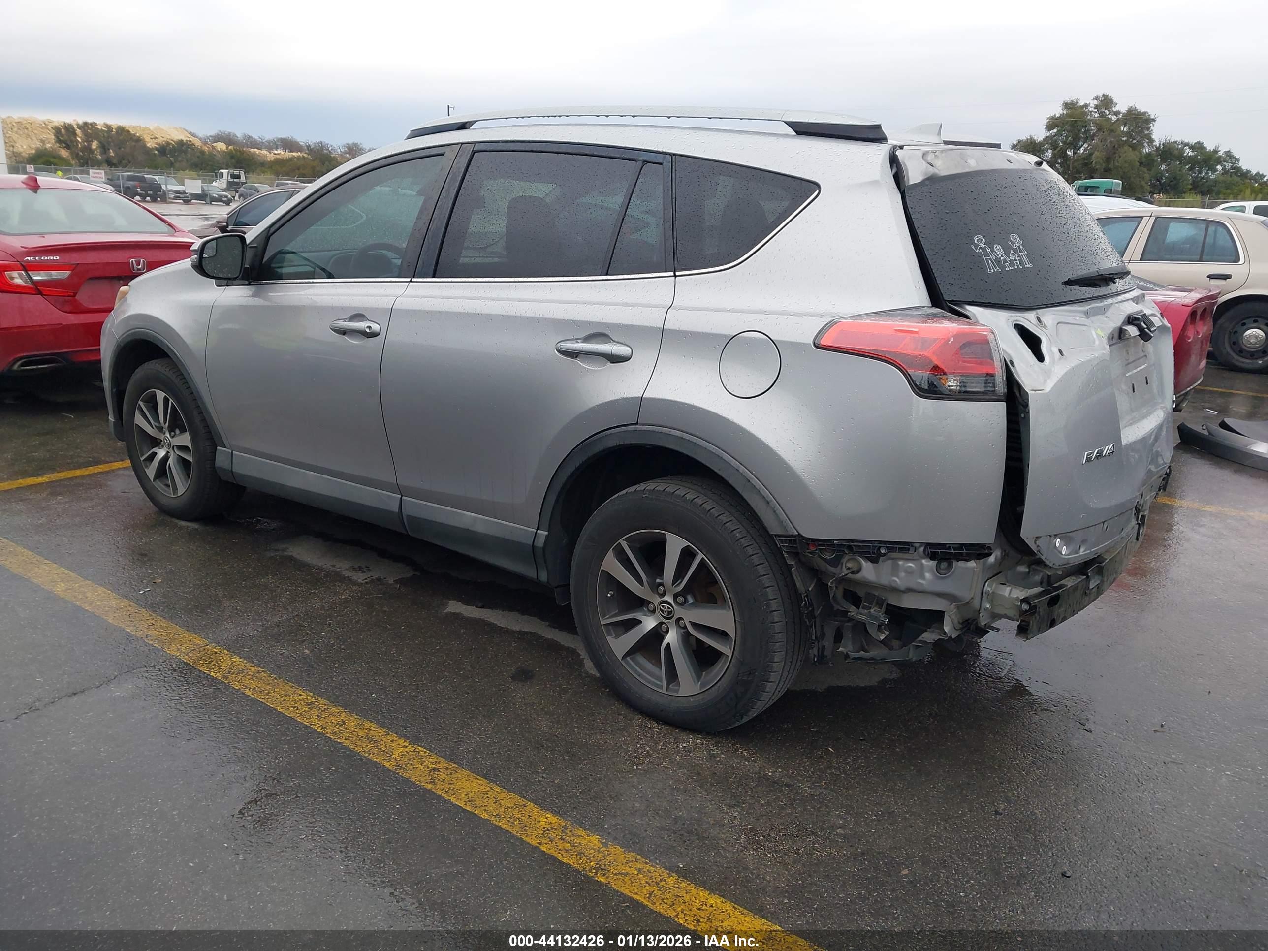 TOYOTA RAV4 image 3