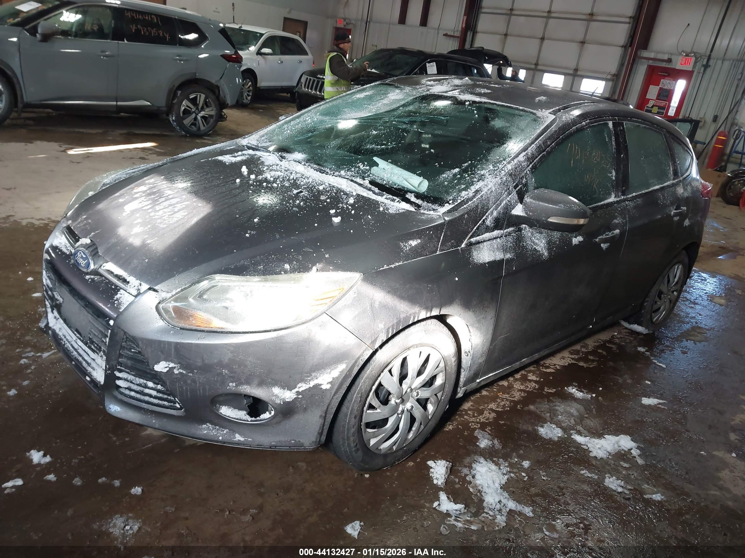 FORD FOCUS image 2