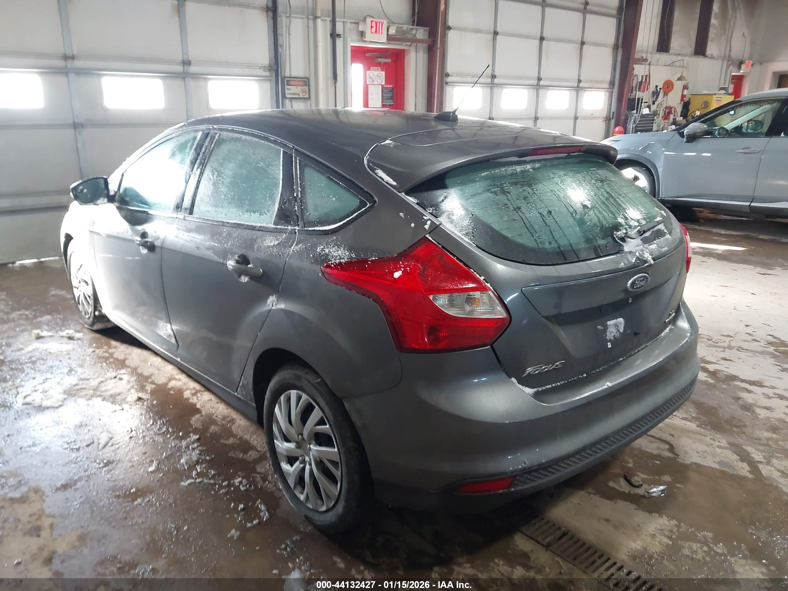 FORD FOCUS image 3