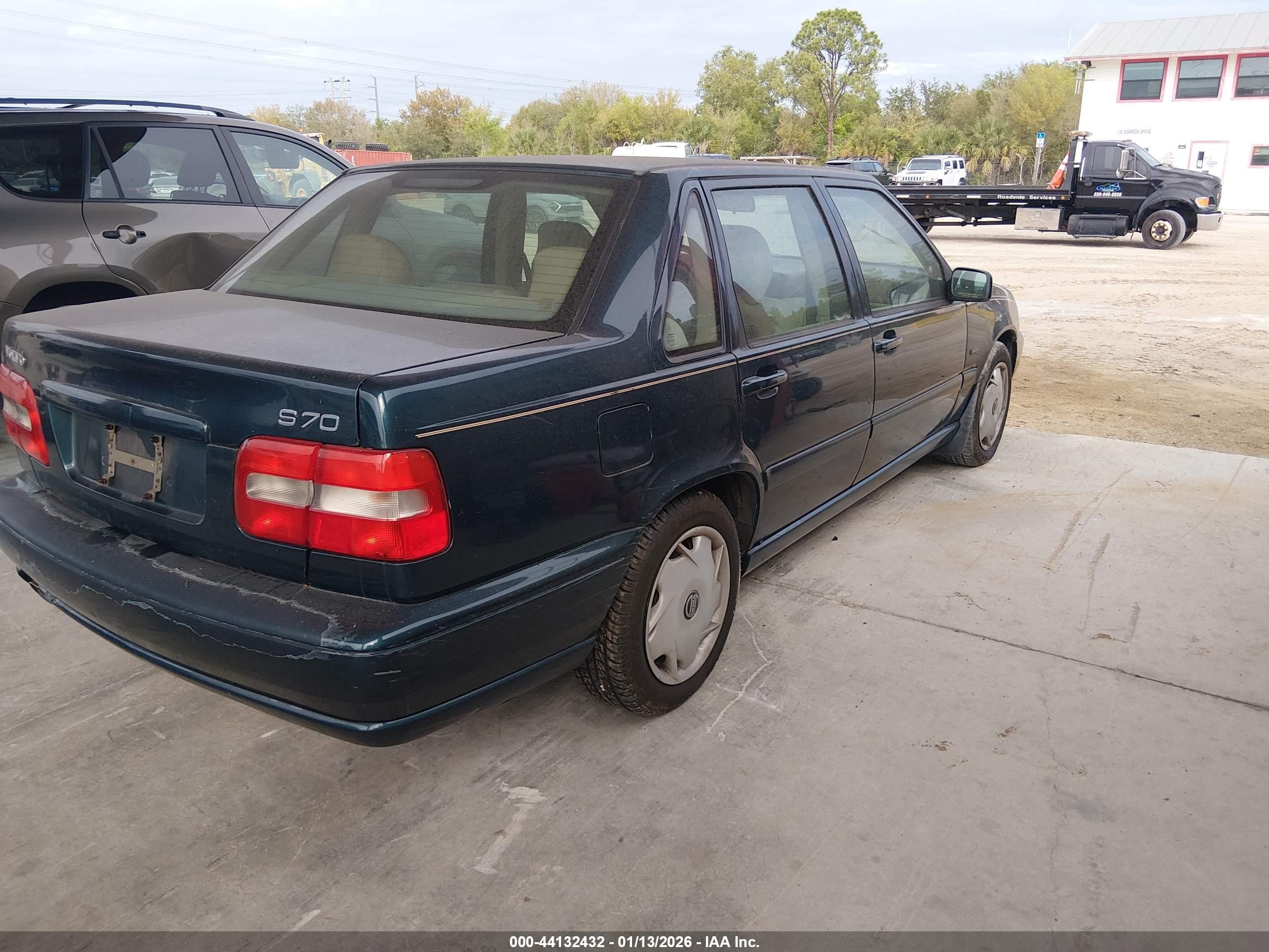 VOLVO S70 image 4