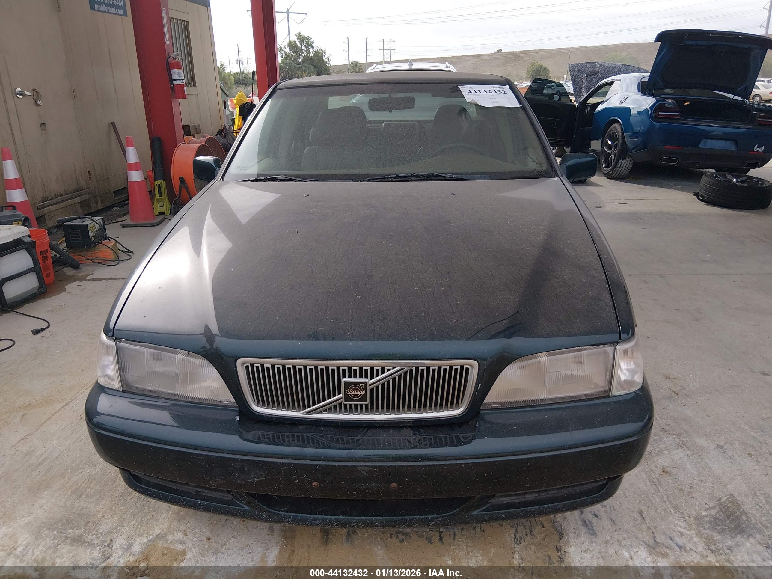 VOLVO S70 image 6