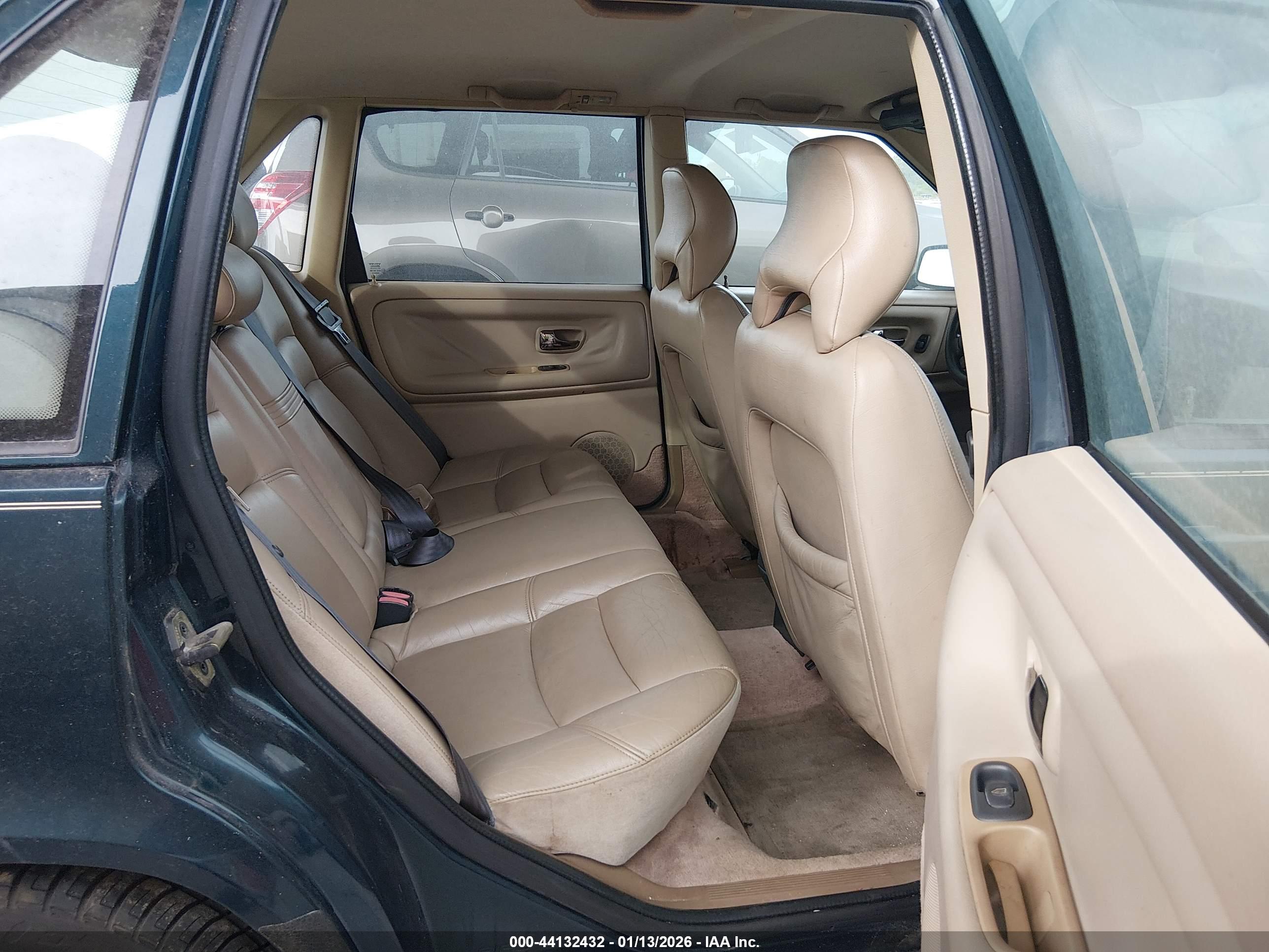 VOLVO S70 image 8