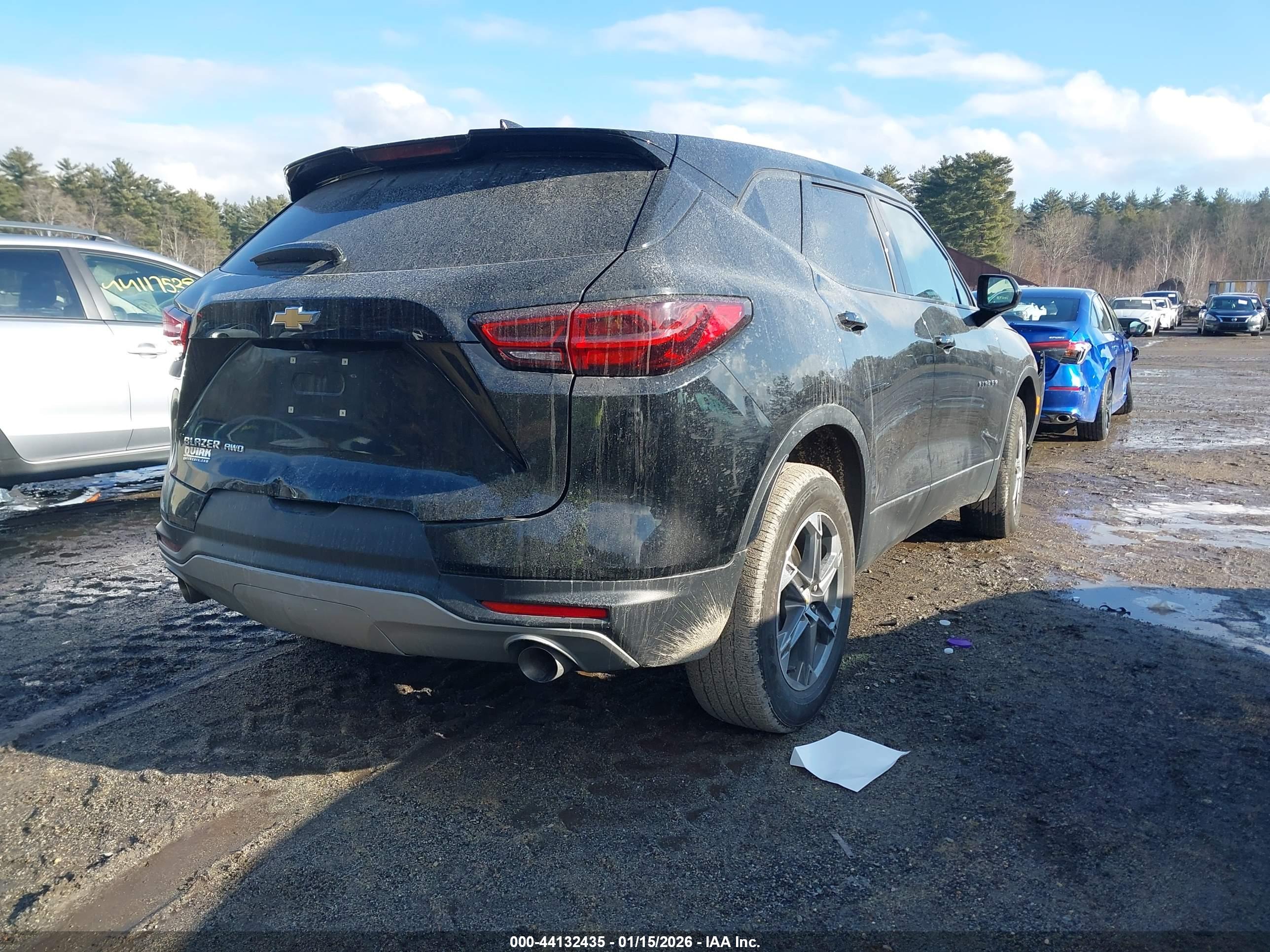CHEVROLET BLAZER image 4