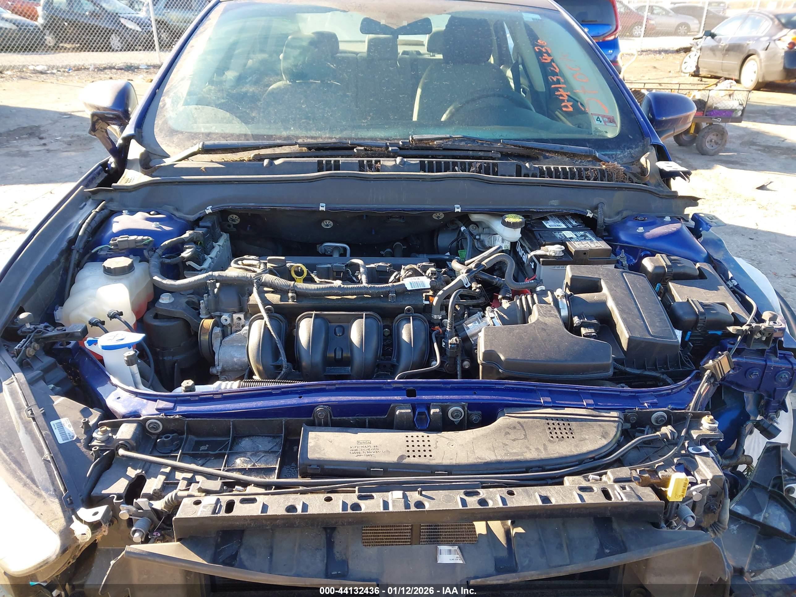 FORD FUSION image 10