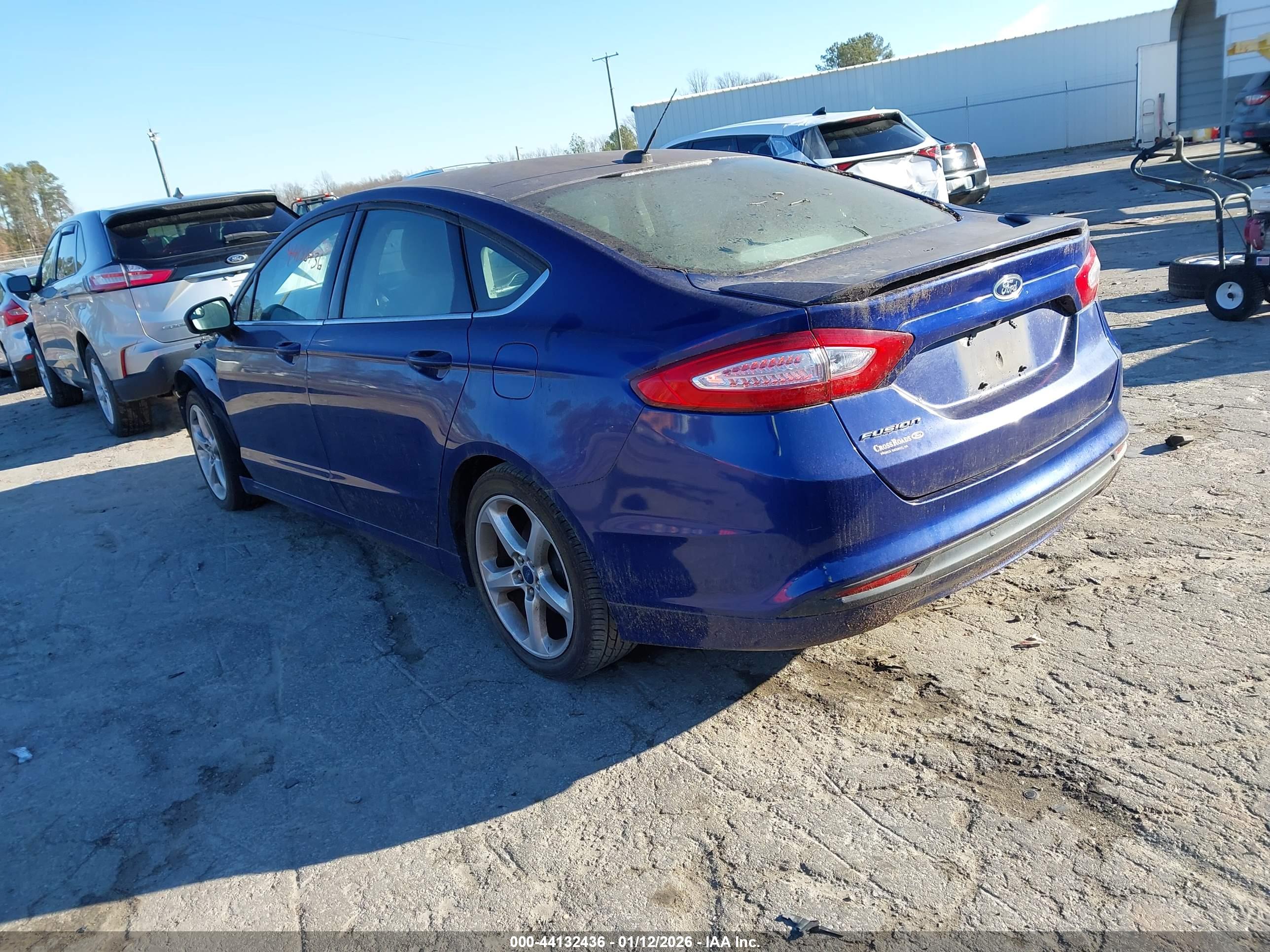 FORD FUSION image 3