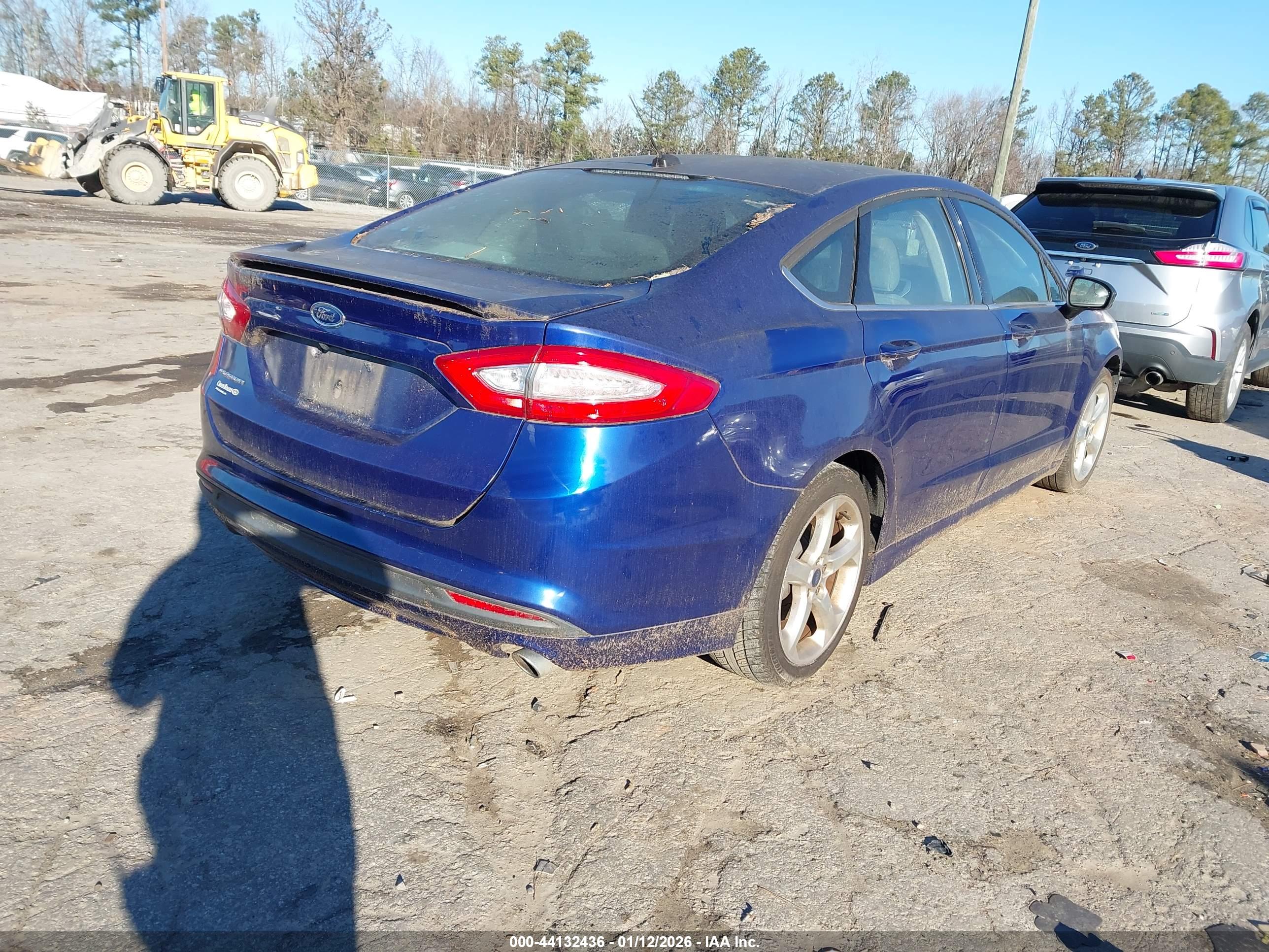 FORD FUSION image 4