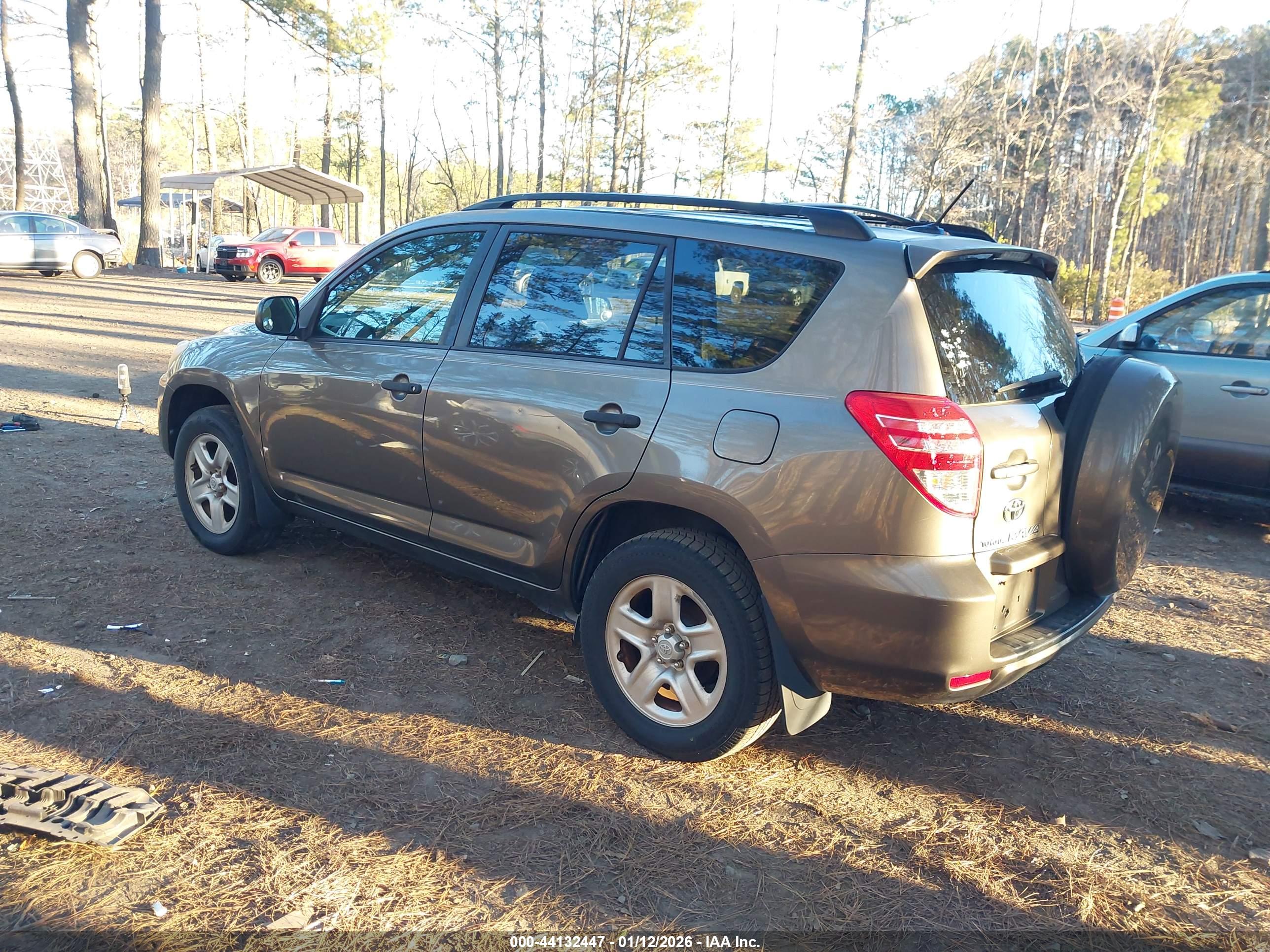 TOYOTA RAV4 image 3