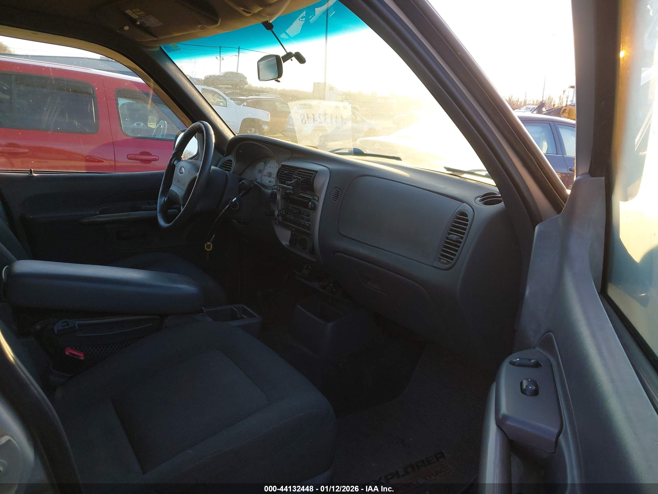 FORD EXPLORER image 5