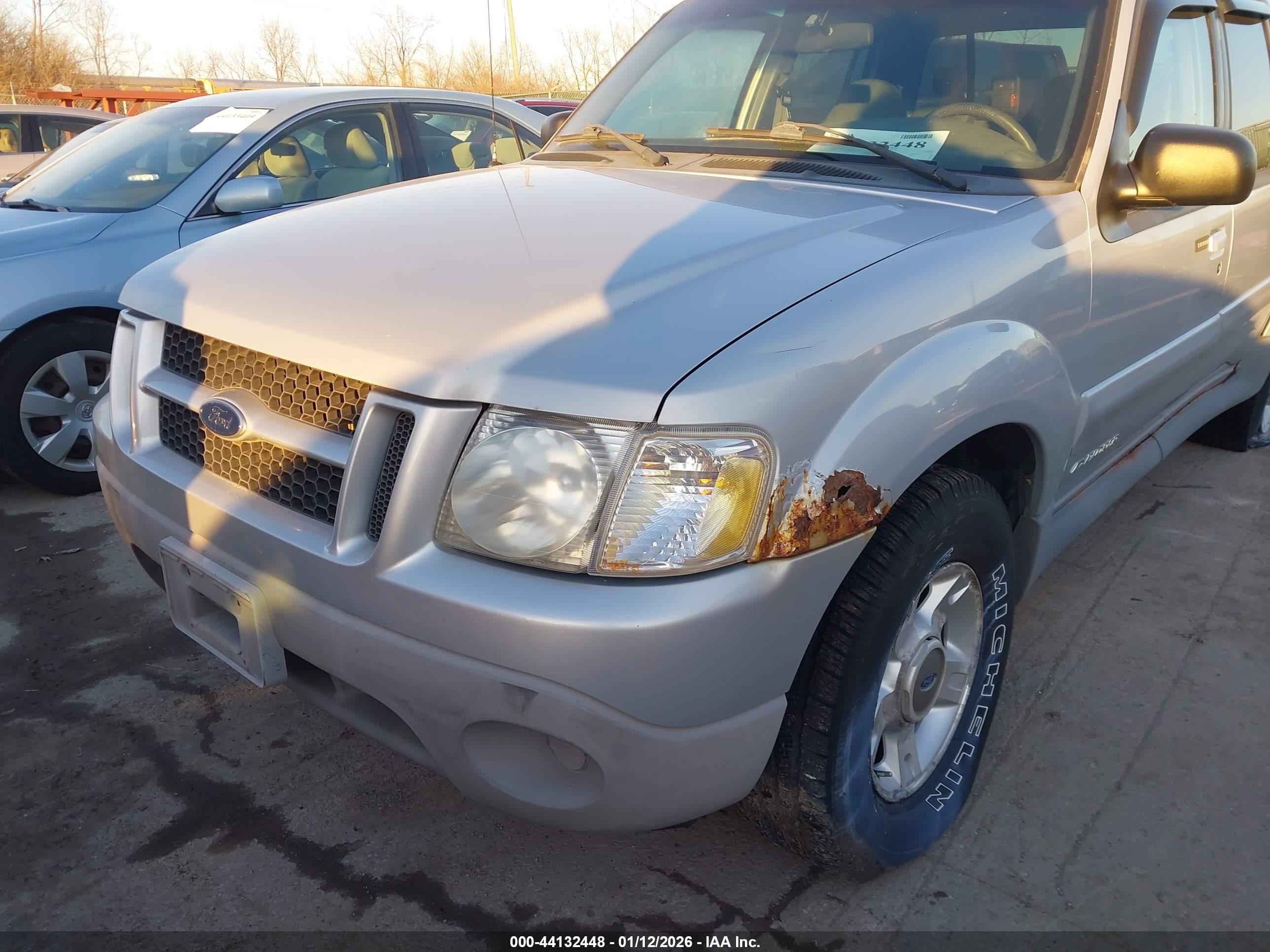 FORD EXPLORER image 6