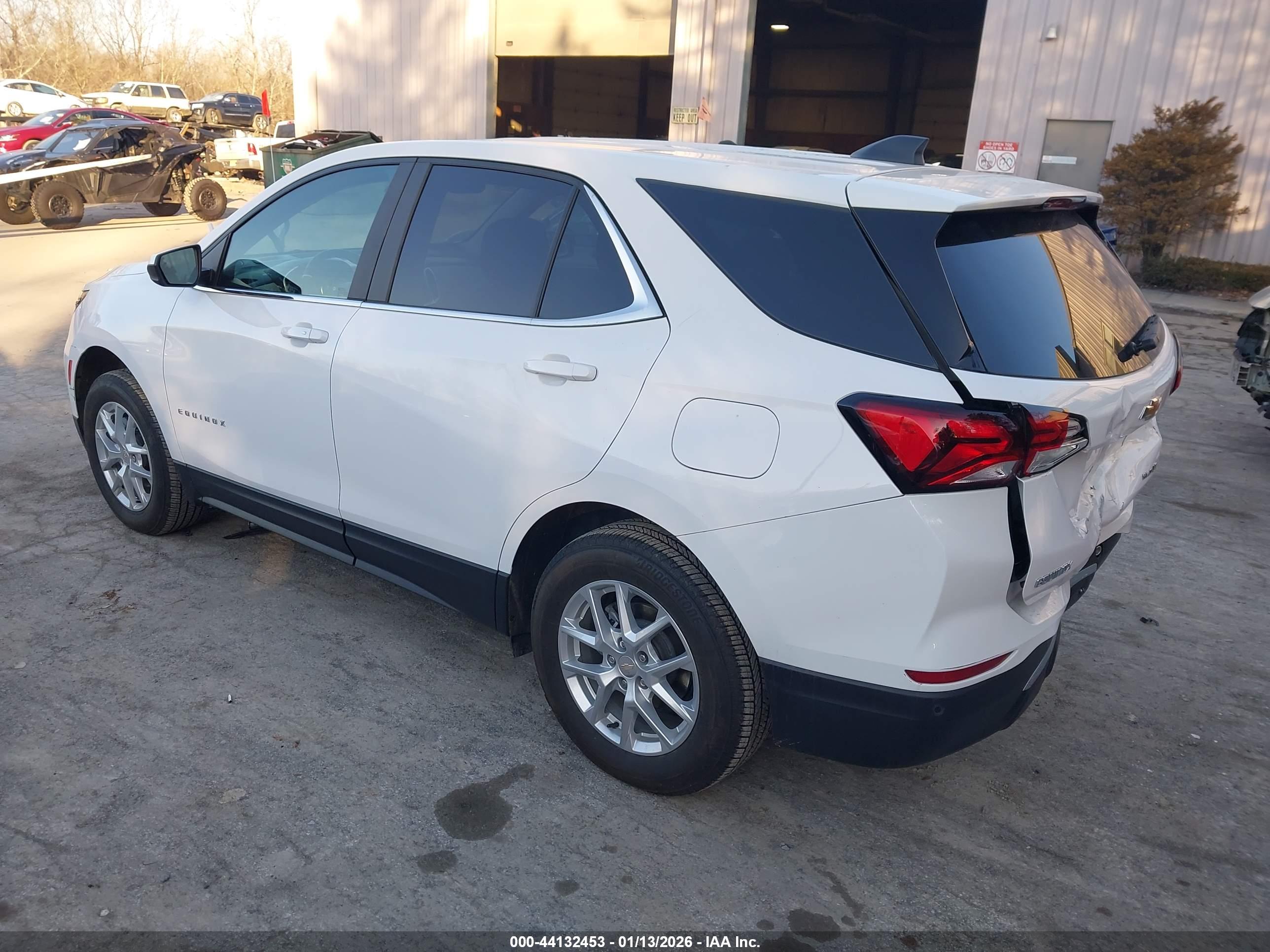CHEVROLET EQUINOX image 3