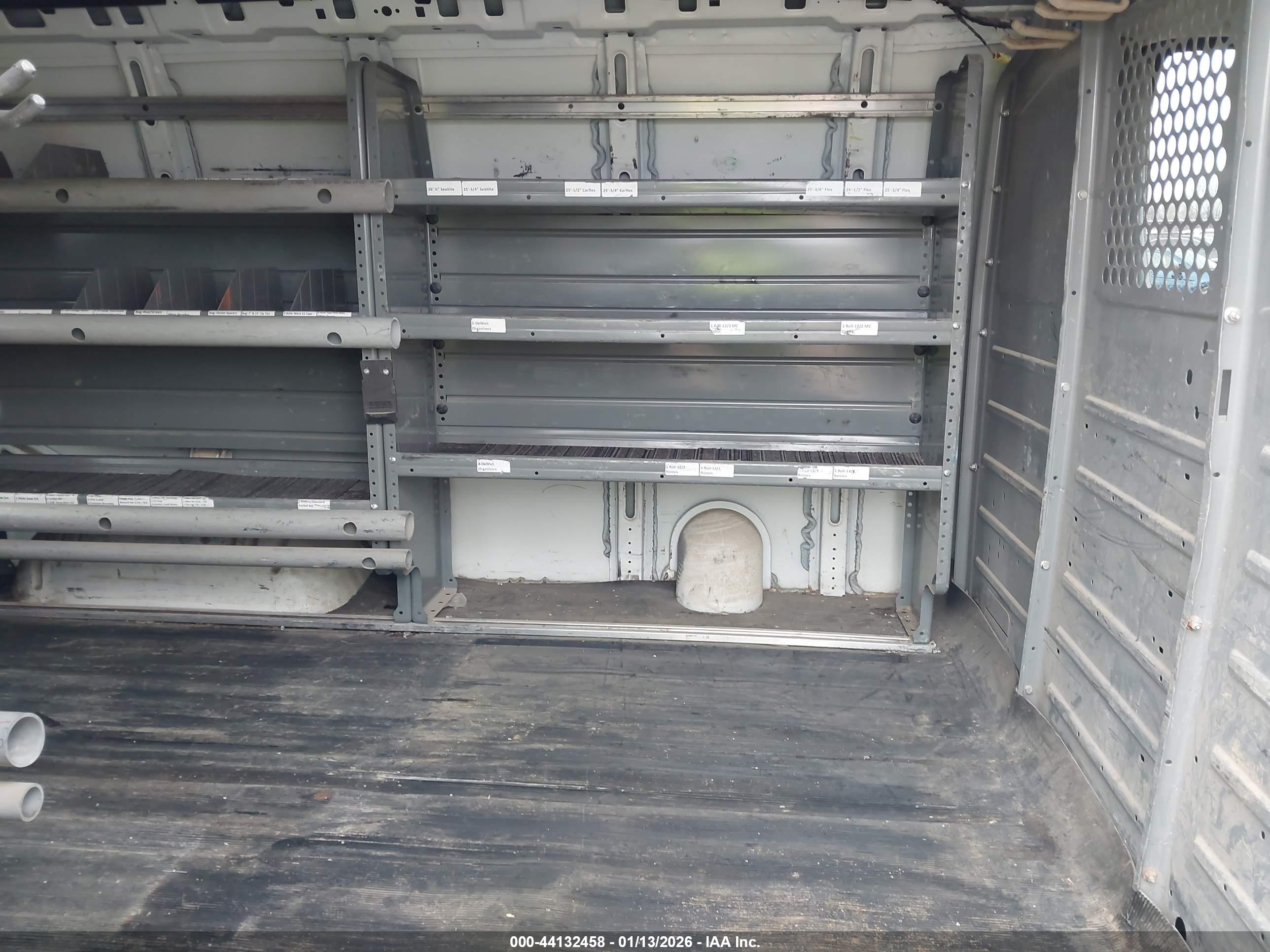 GMC SAVANA image 8