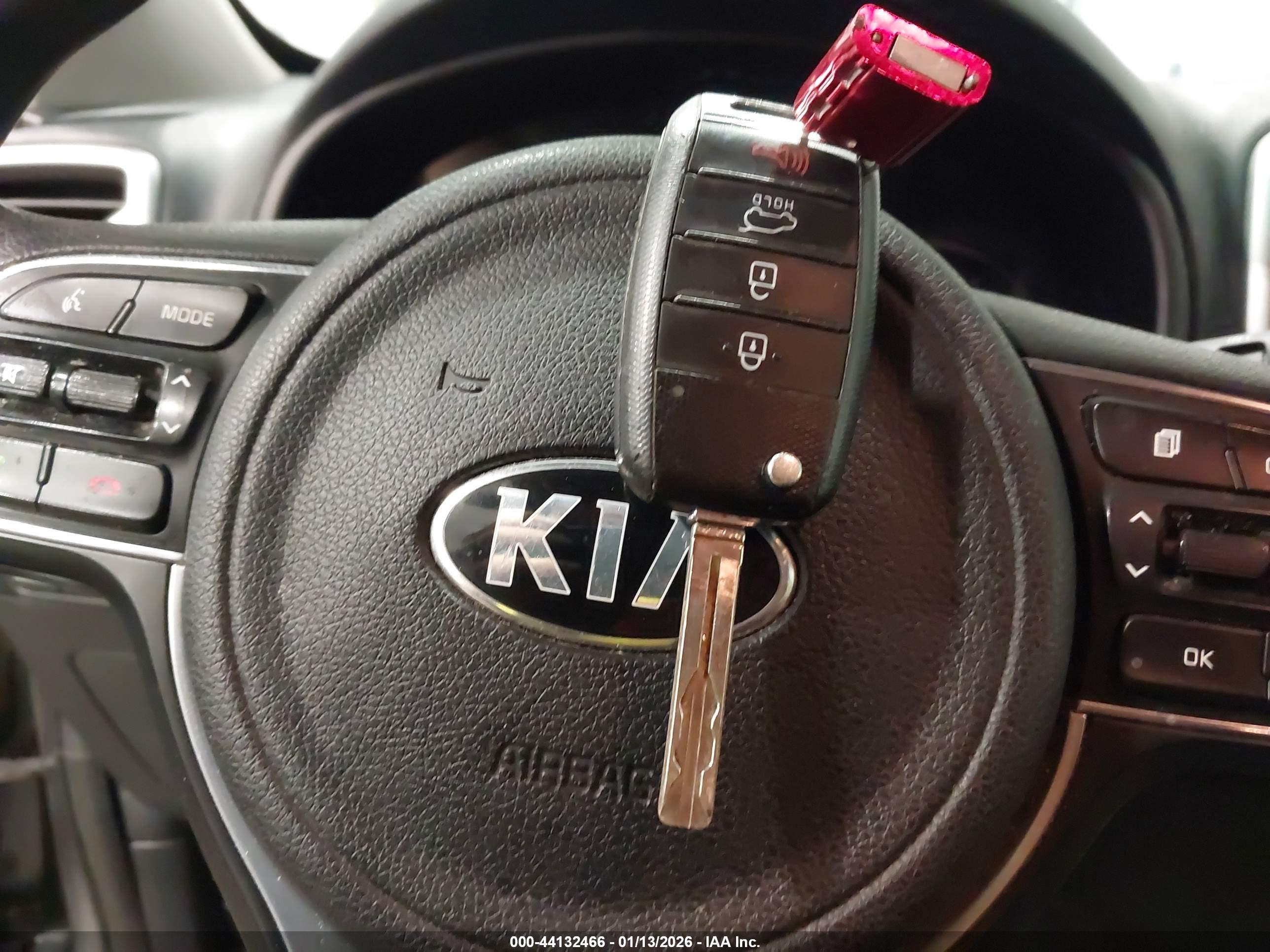 KIA SPORTAGE image 11